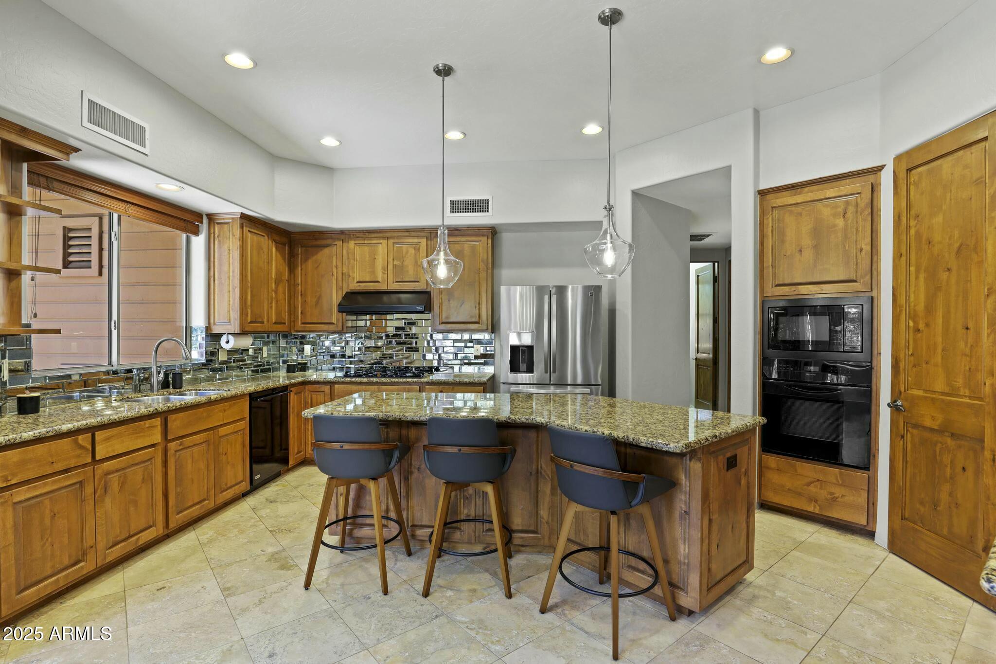 2504 E SCARLET BUGLER Circle