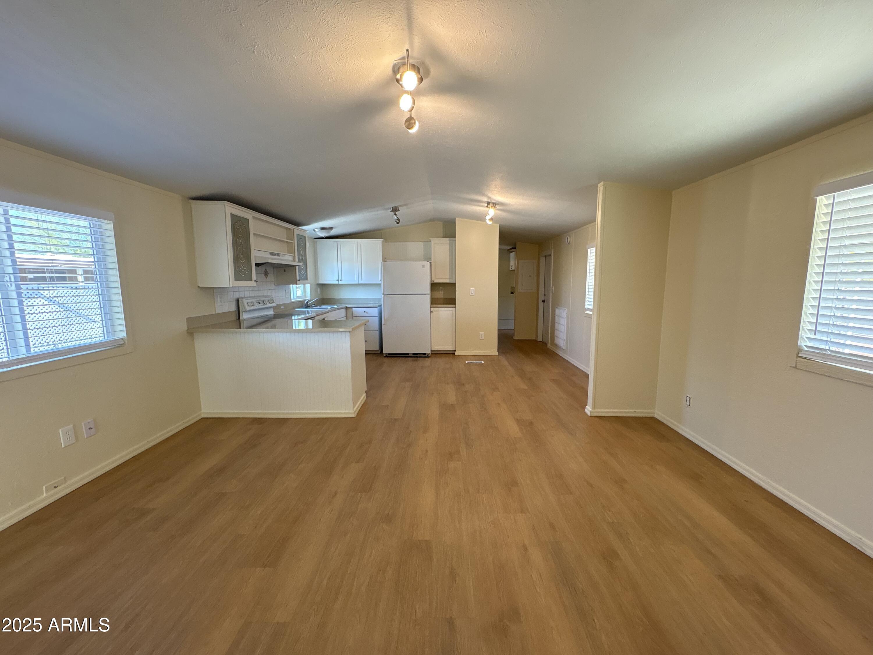 549 E MCKELLIPS Road 2