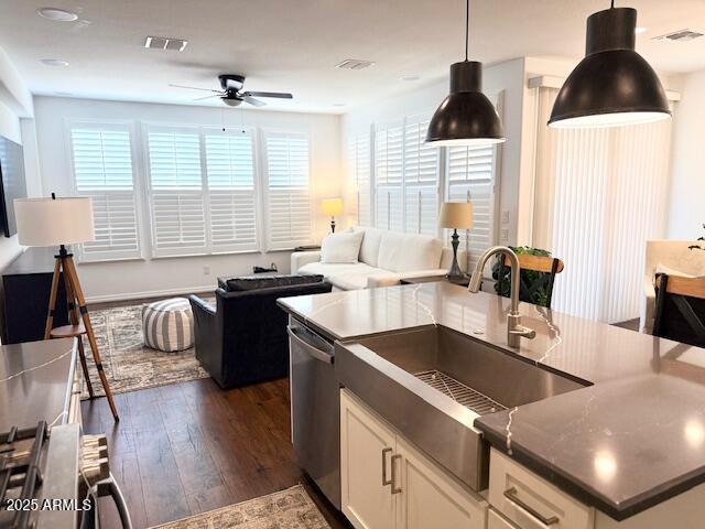 357 E LAS PUERTAS Lane