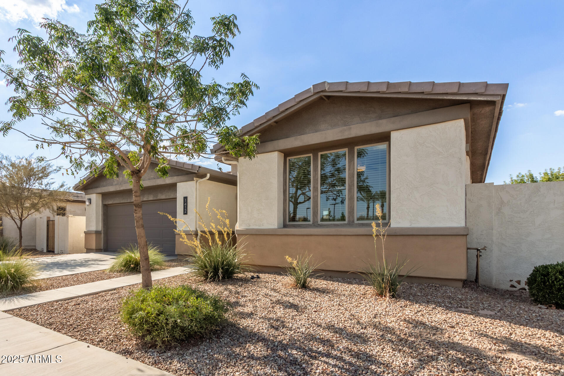 1412 W SONOQUI Boulevard