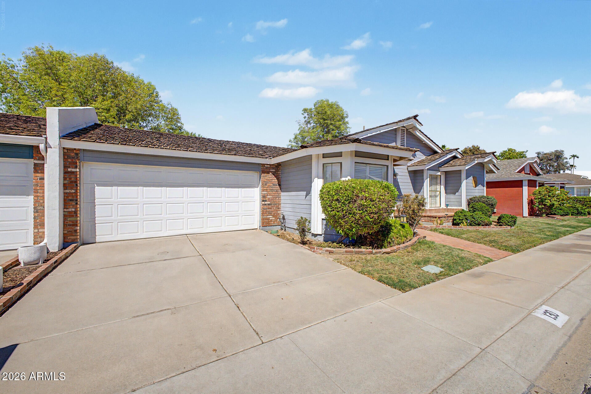 130 E CAMPO BELLO Drive