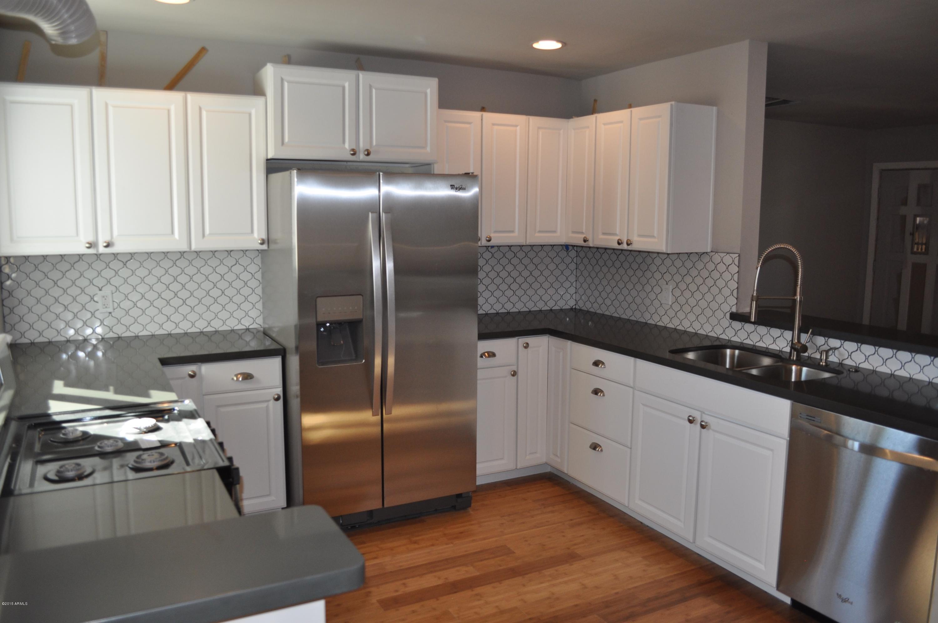 Photo 1 of 16 — 2337 W WHITTON Avenue, Phoenix, AZ 85015