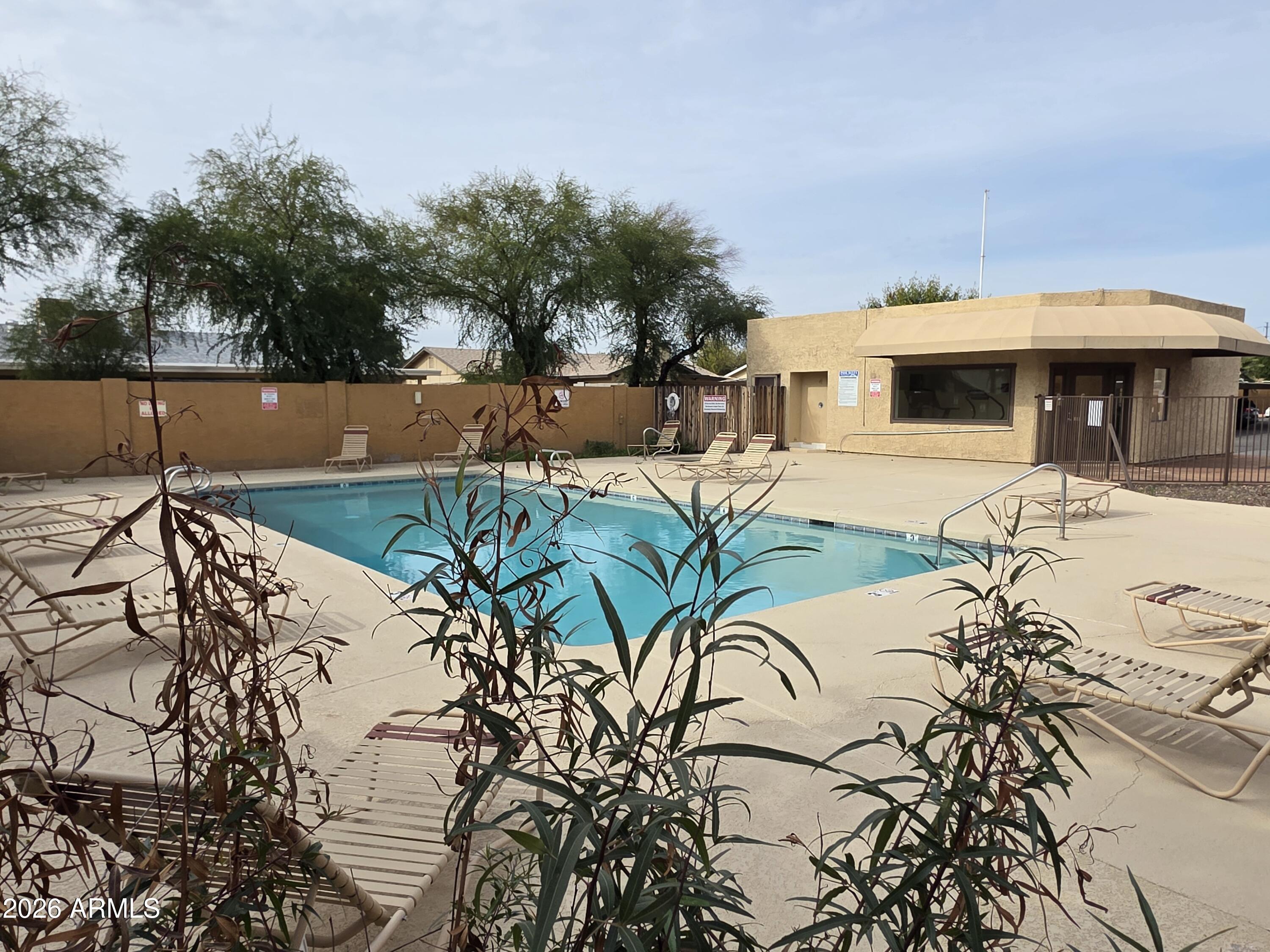 CACTUS FLATS CONDOMINIUM - Residential