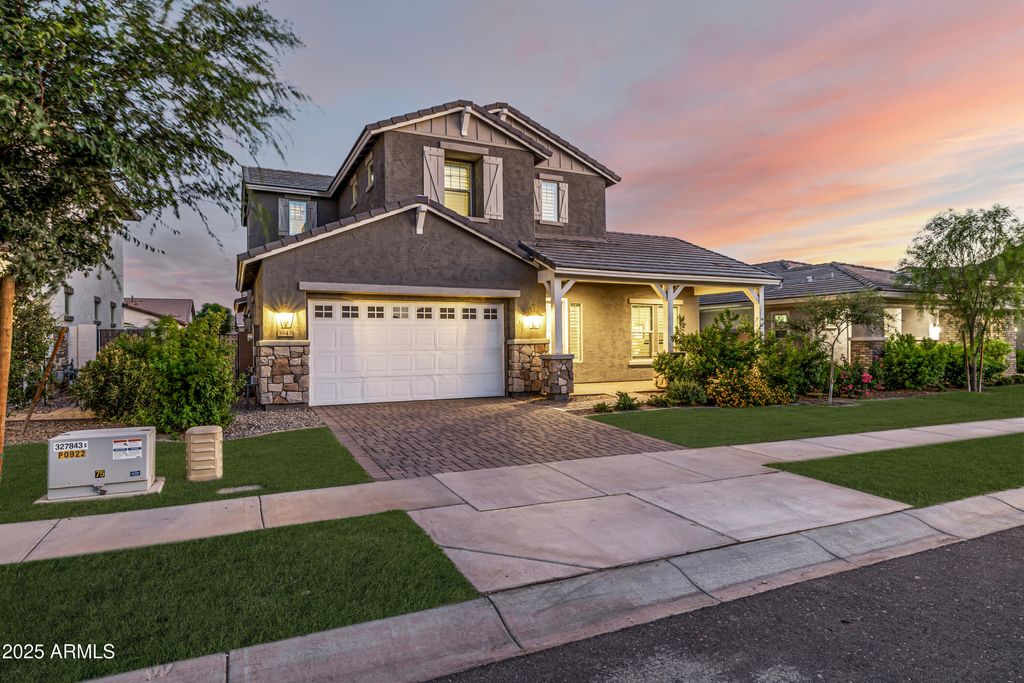 Photo of 3943 E Boot Track Trail, Gilbert, AZ 85296 (MLS # 6932202)