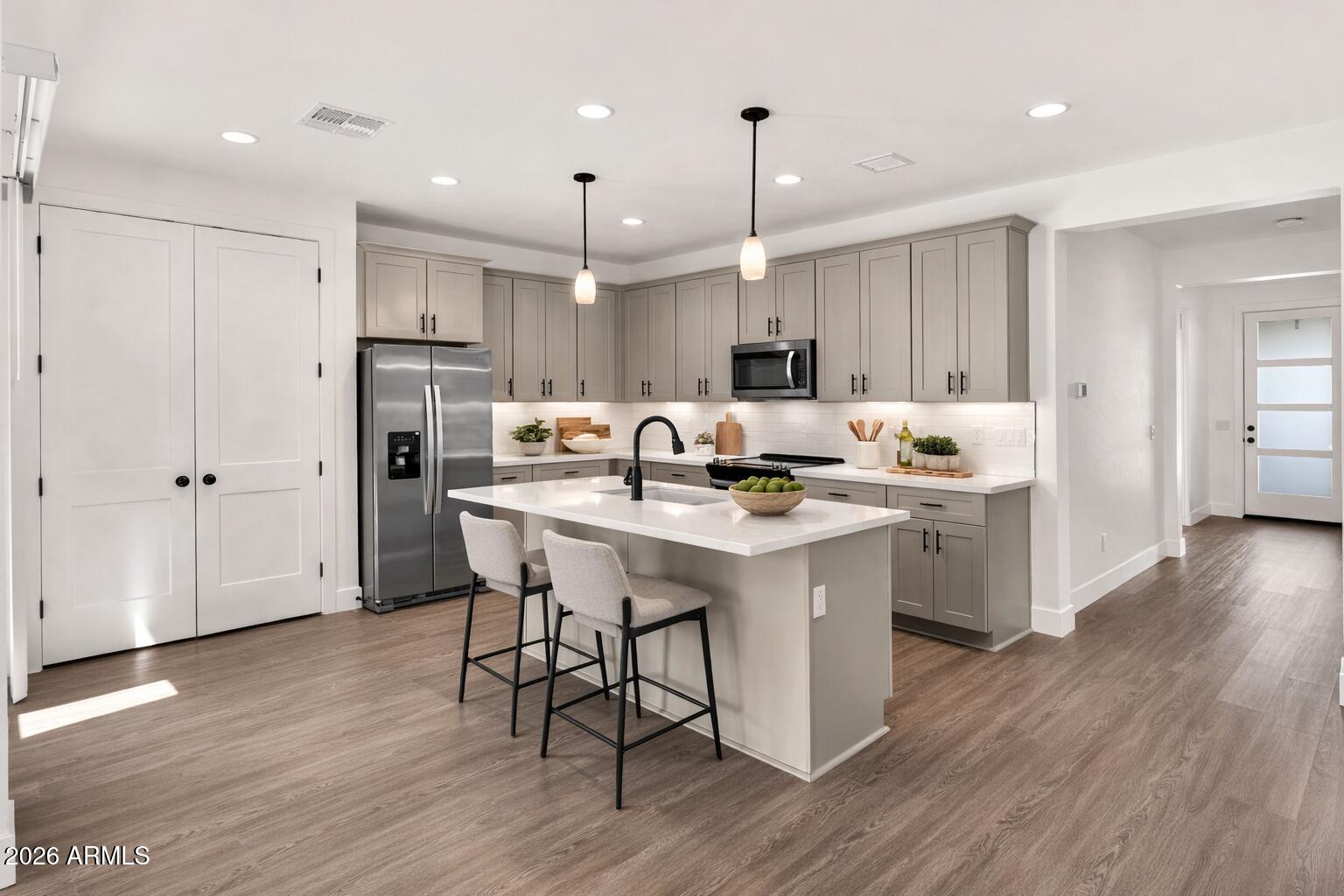 5047 N KINGSLEY Court