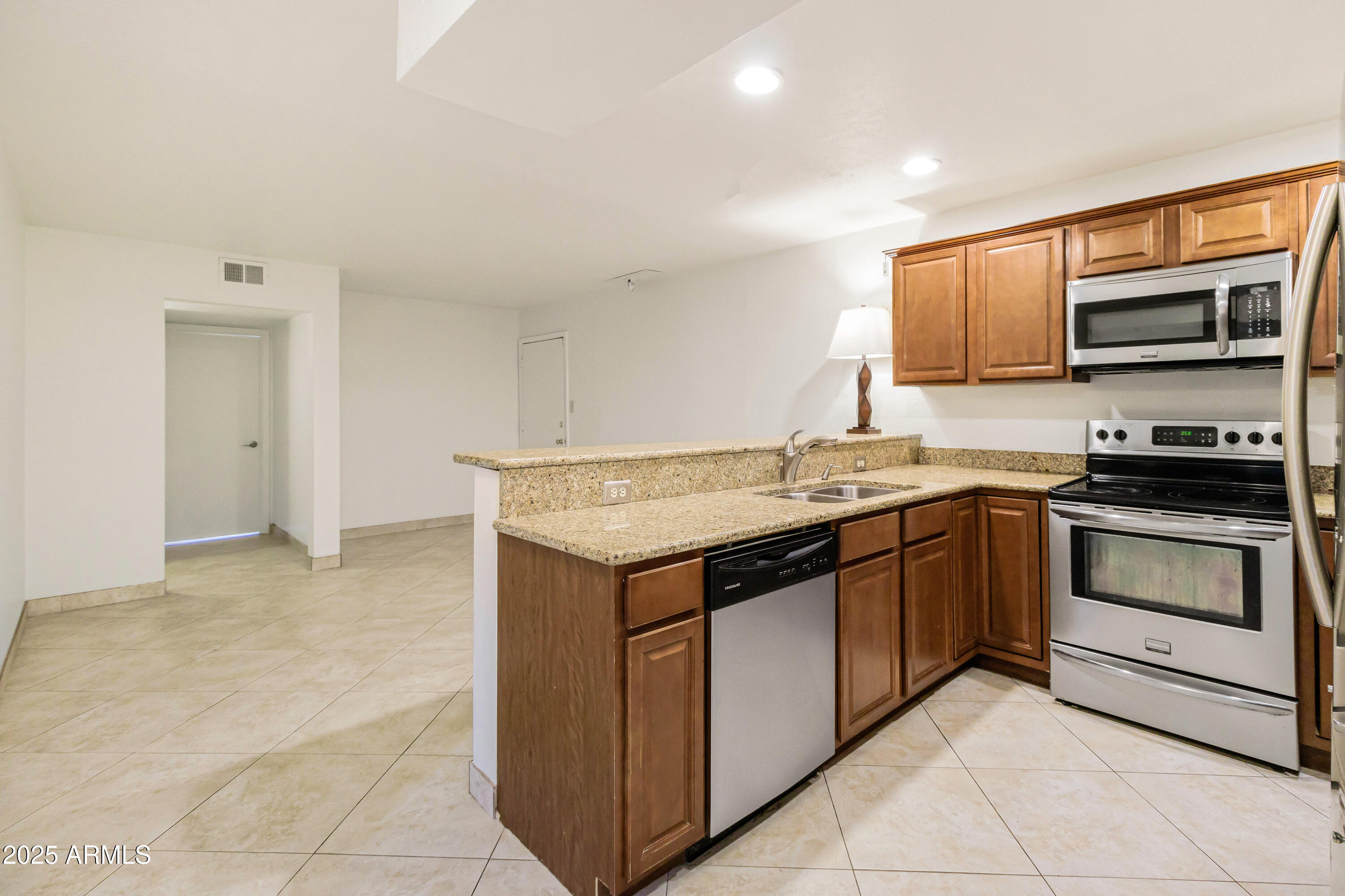 1620 N WILMOT Road E159