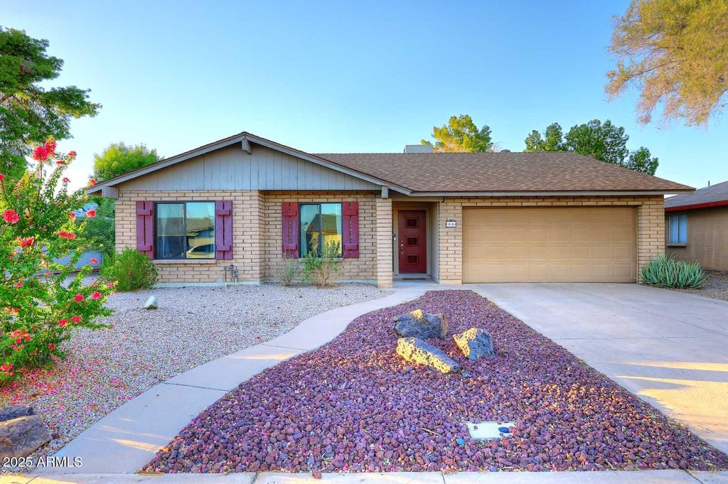 Photo of 906 W Kiowa Avenue, Mesa, AZ 85210 (MLS # 6931234)