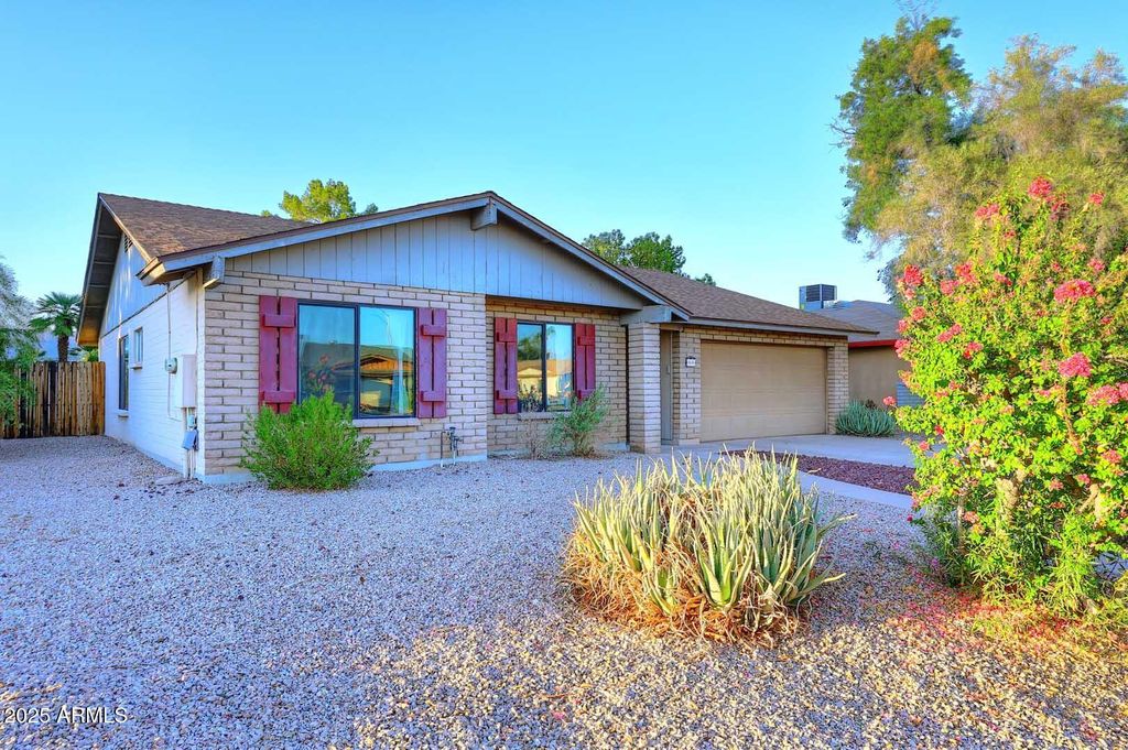 Photo of 906 W Kiowa Avenue, Mesa, AZ 85210 (MLS # 6931234)