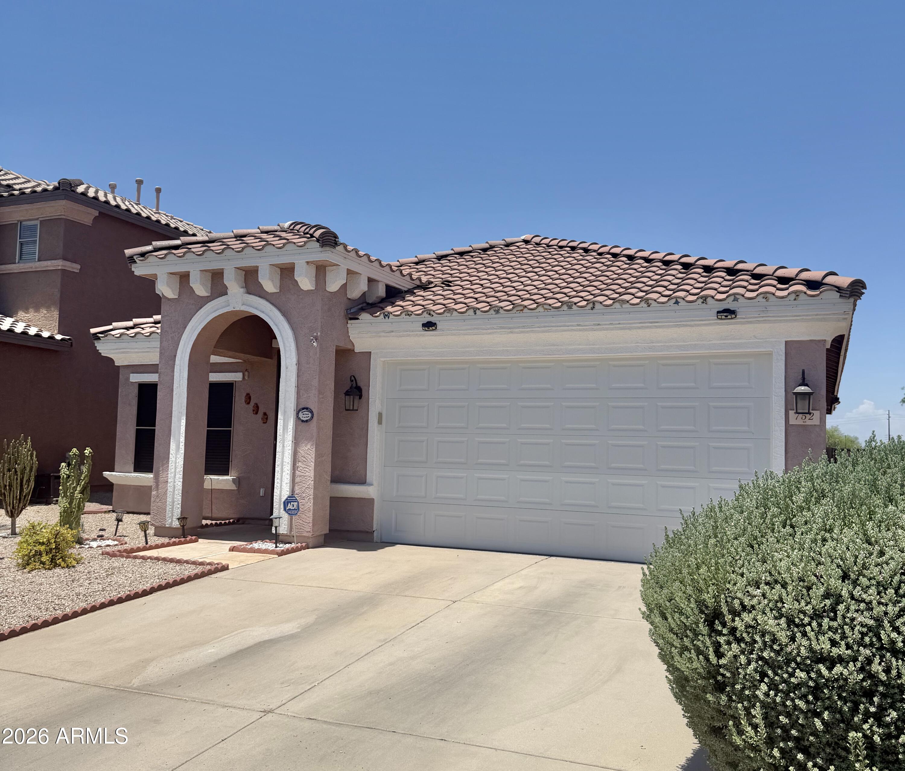 752 E COWBOY COVE Trail