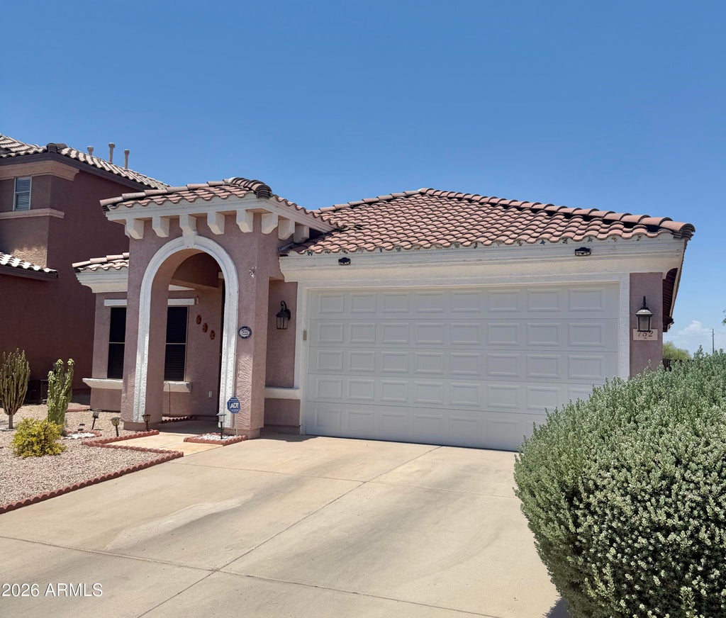 Photo of 752 E Cowboy Cove Trail, San Tan Valley, AZ 85143 (MLS # 7043152)