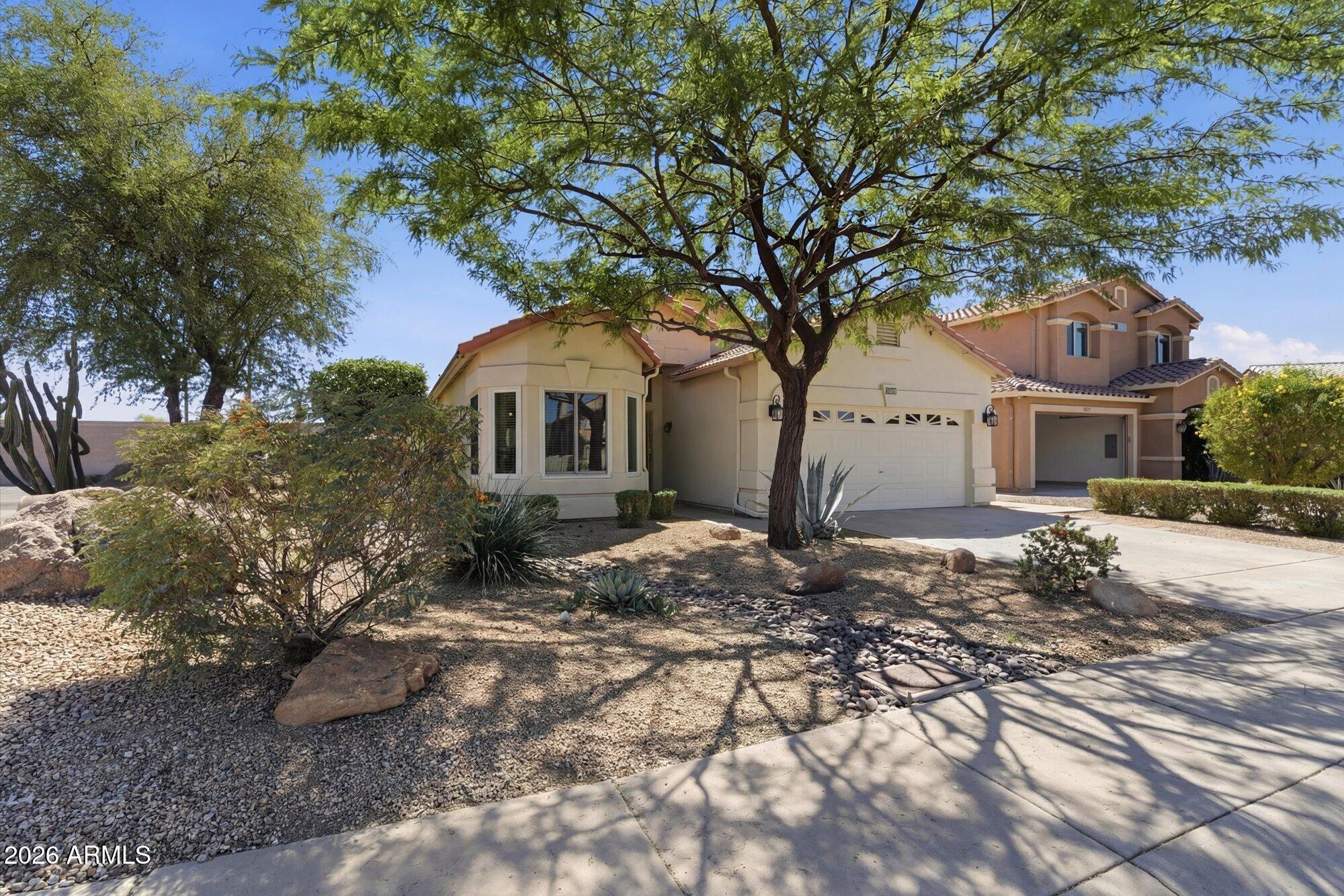 5411 W PONTIAC Drive