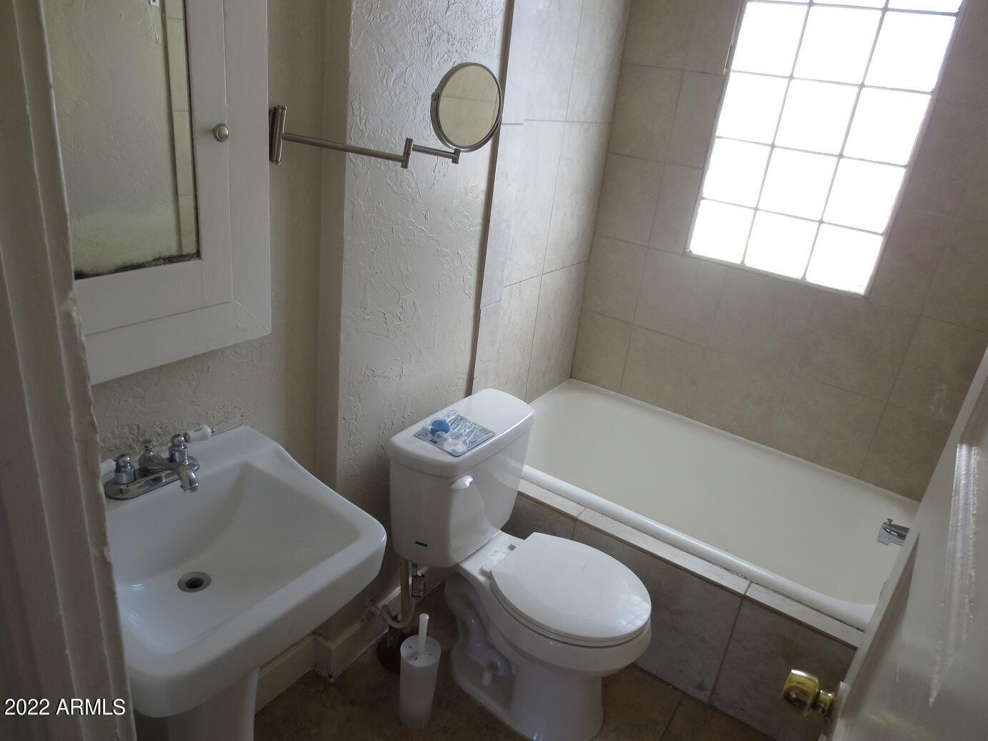1019 W Woodland Avenue Apt 3