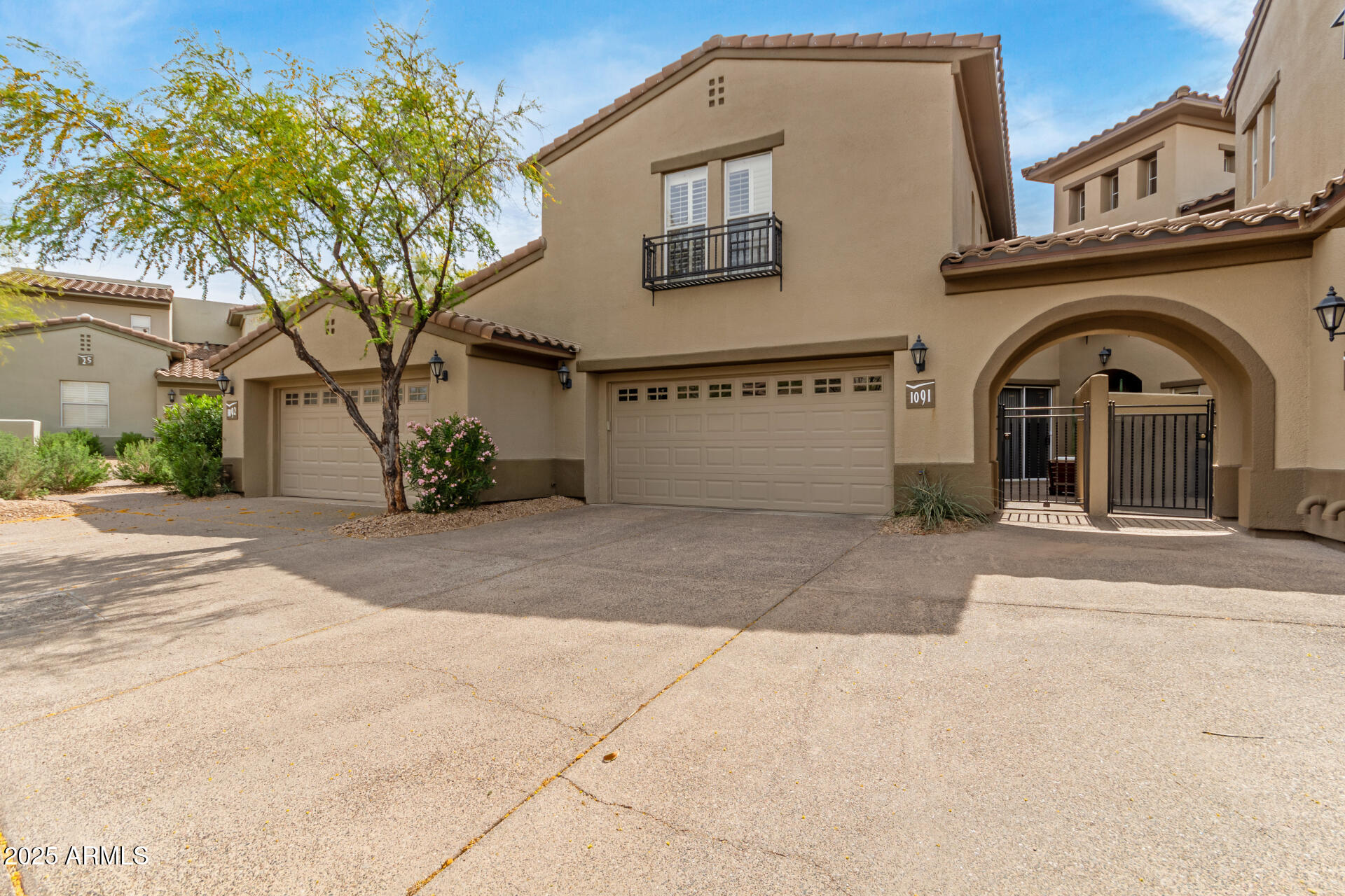20802 N GRAYHAWK Drive 1091
