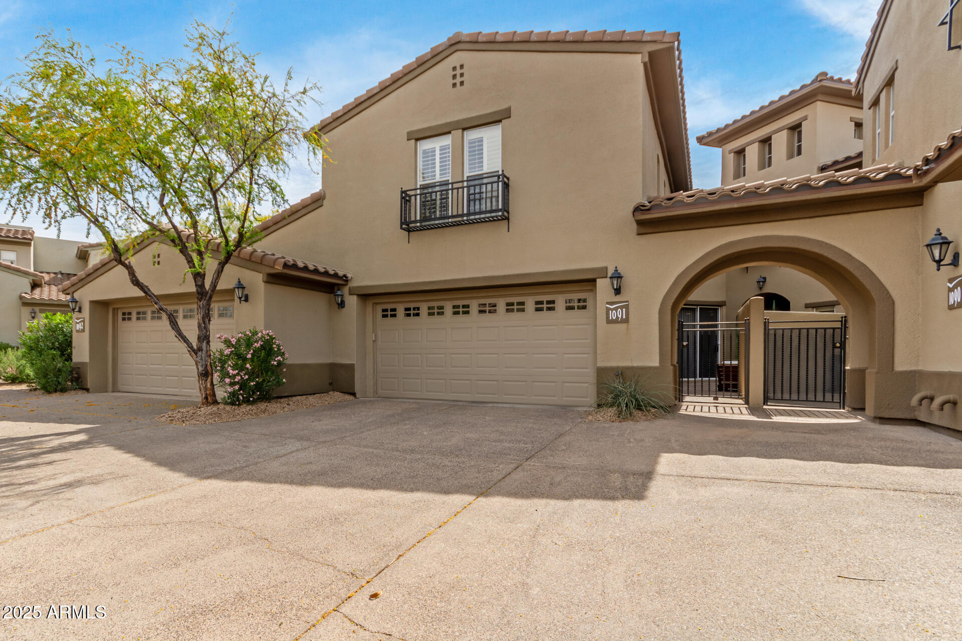 20802 N GRAYHAWK Drive 1091