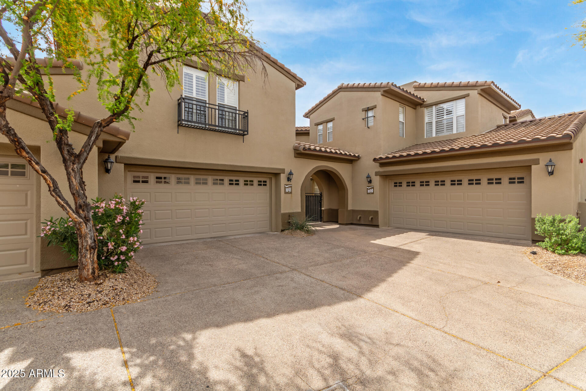 20802 N GRAYHAWK Drive 1091
