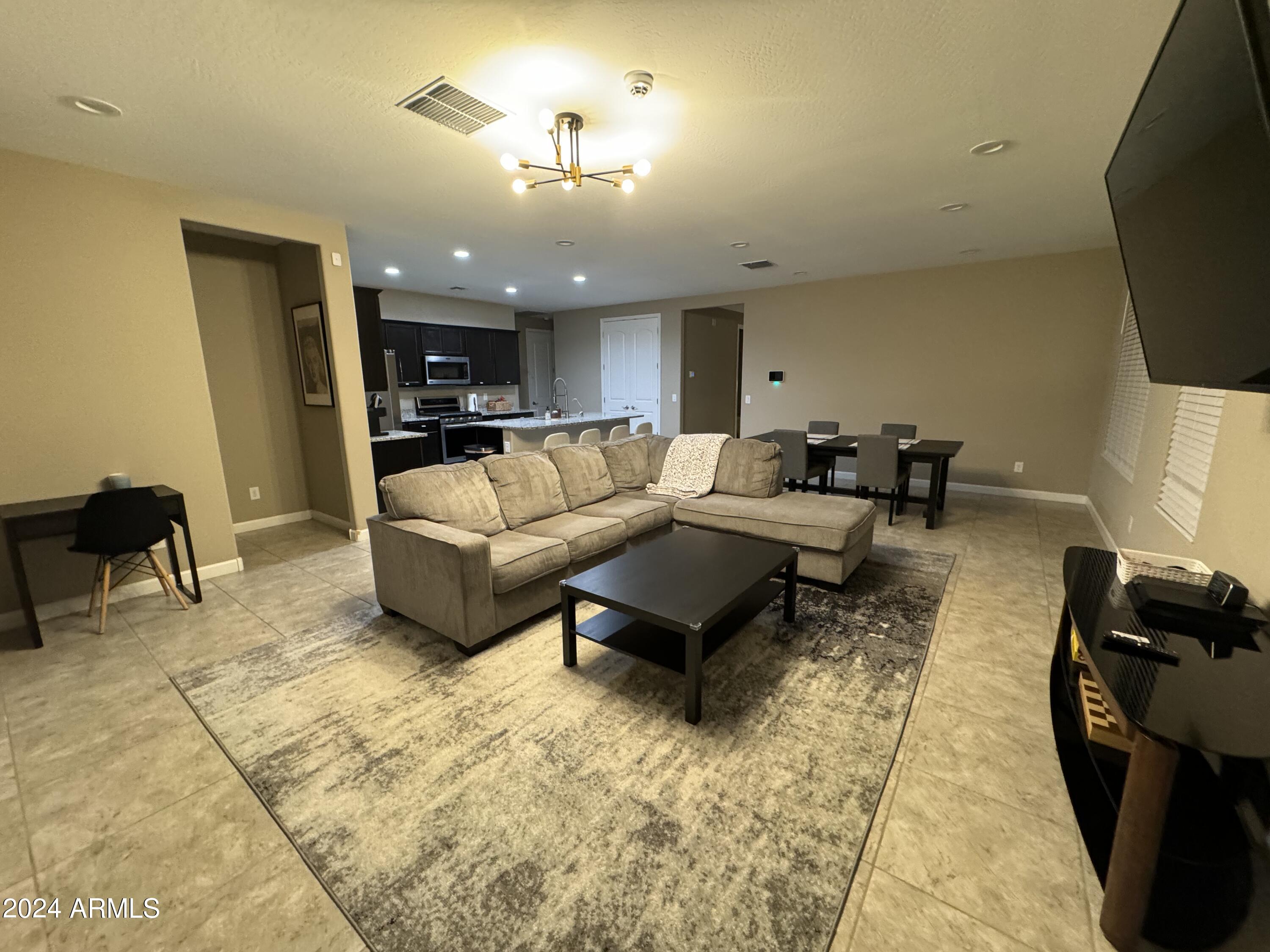 18735 N RAVELLO Road