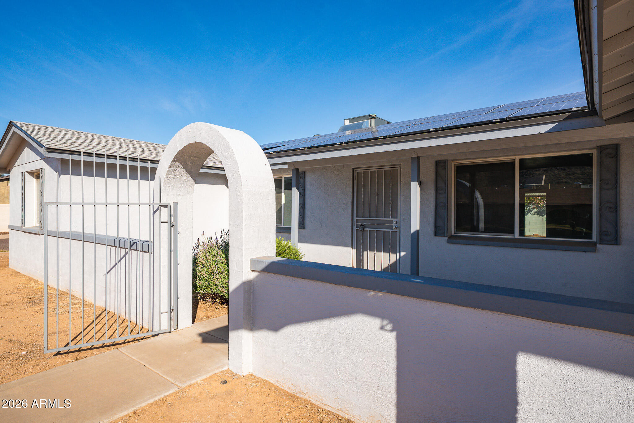 1550 W WILLOW Avenue