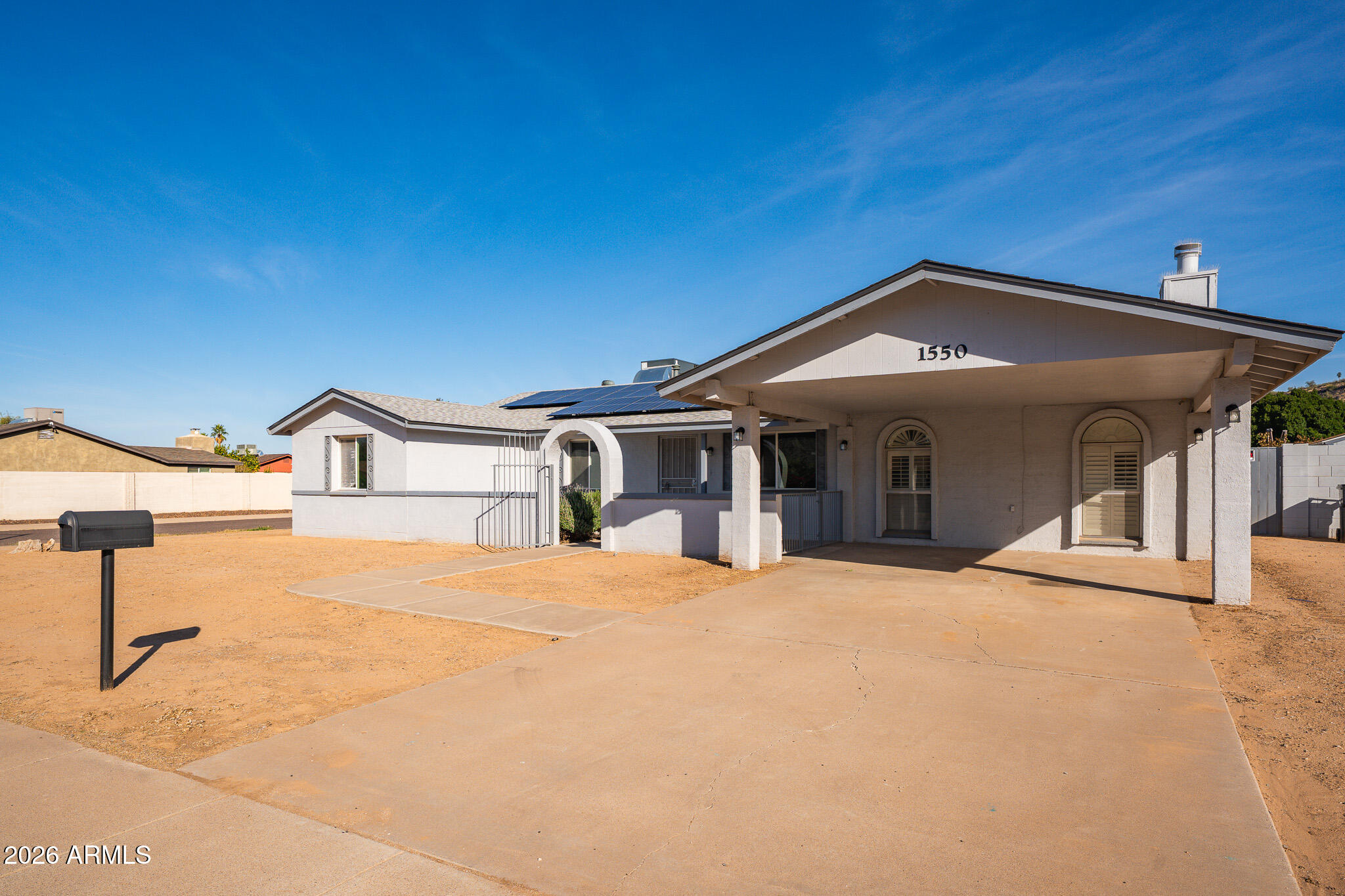 1550 W WILLOW Avenue