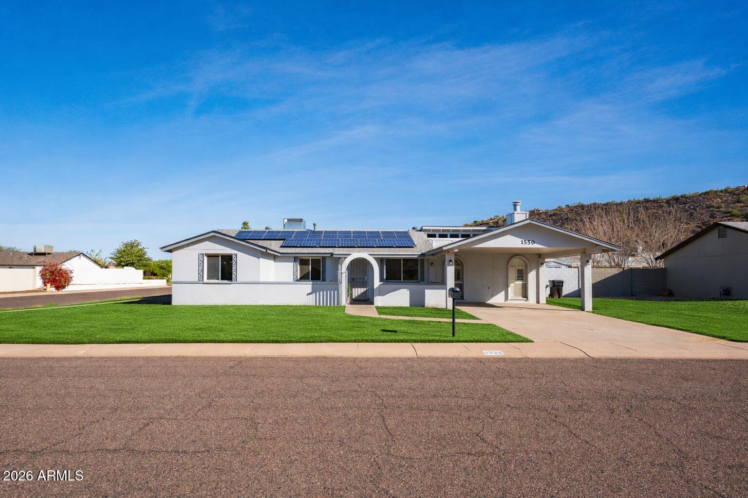 1550 W WILLOW Avenue