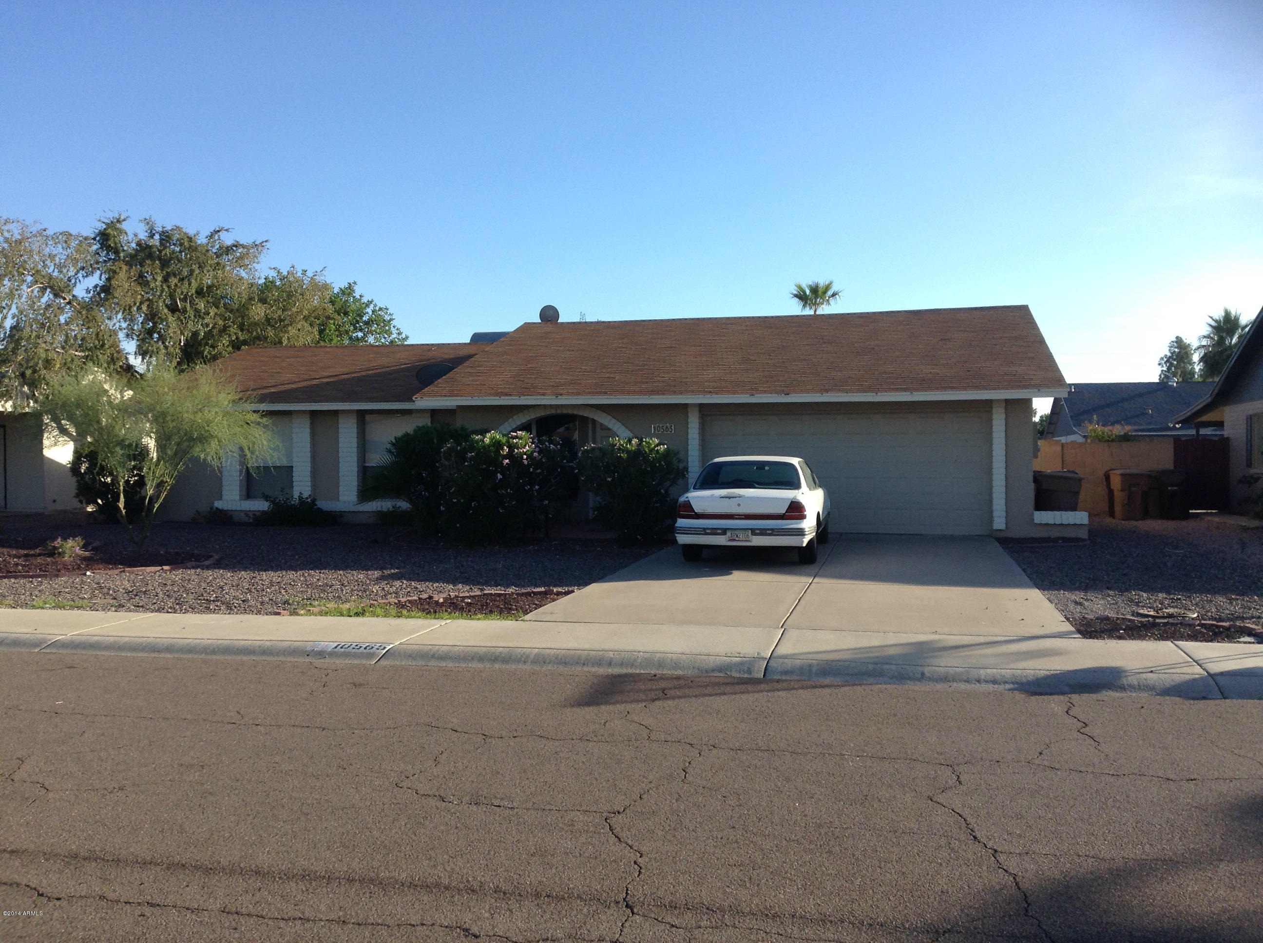 Photo 1 of 12 — 10565 W ECHO Lane, Peoria, AZ 85345