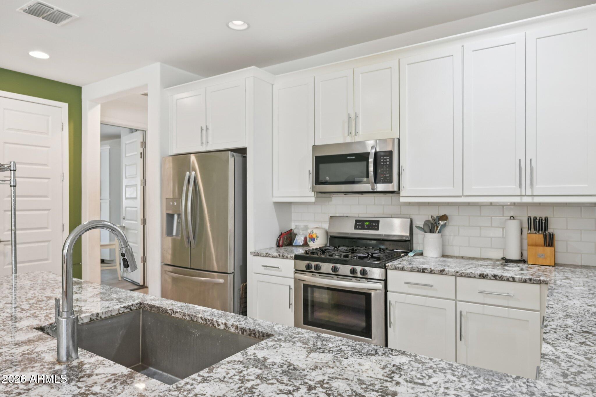 1545 W CARMEN Street