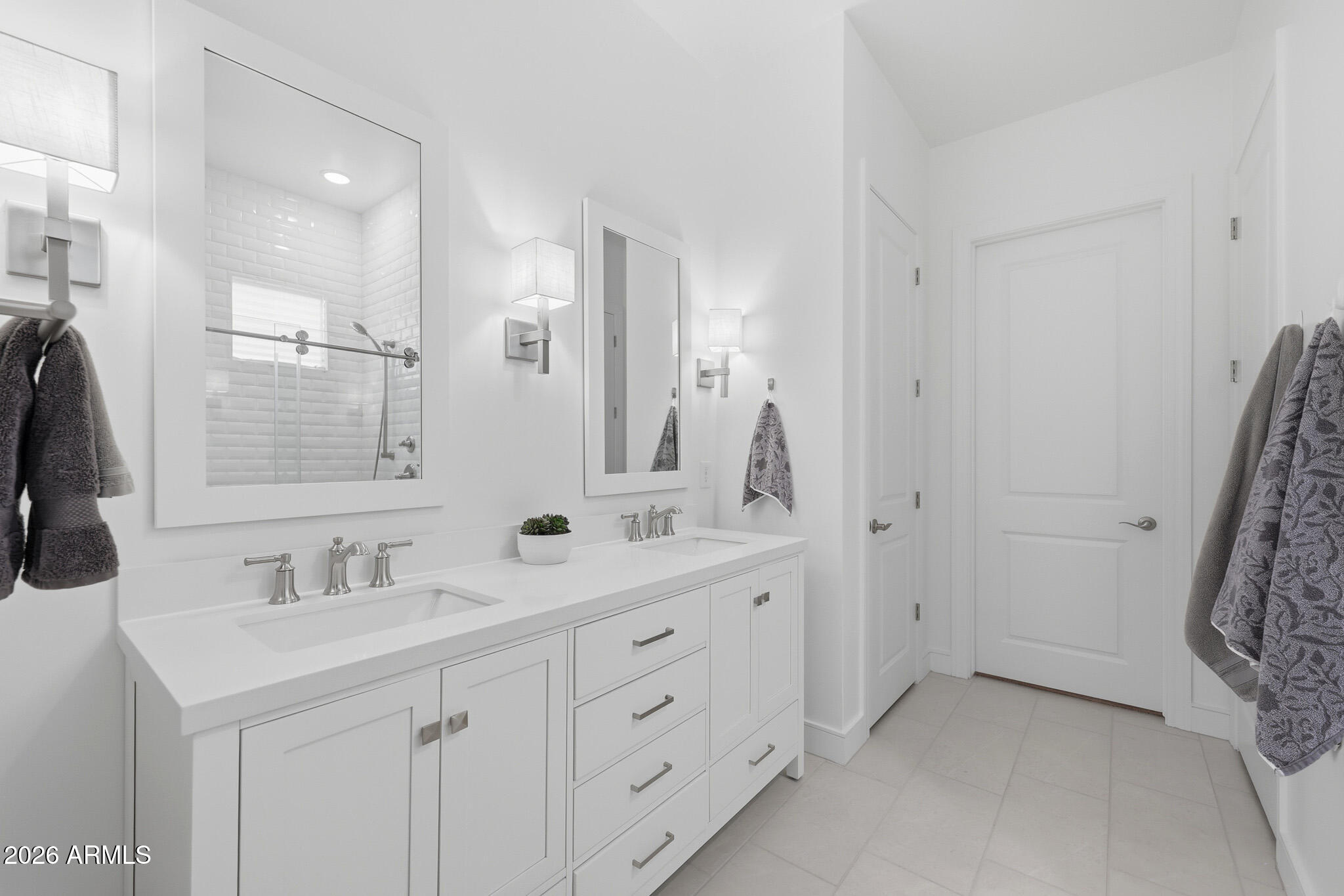 20314 W MONTECITO Avenue