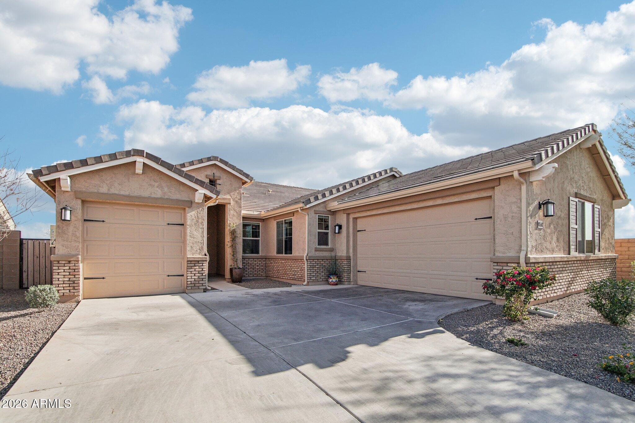 18559 W HIDDENVIEW Drive