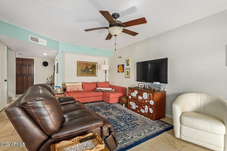 2232 W LINDNER Avenue 41