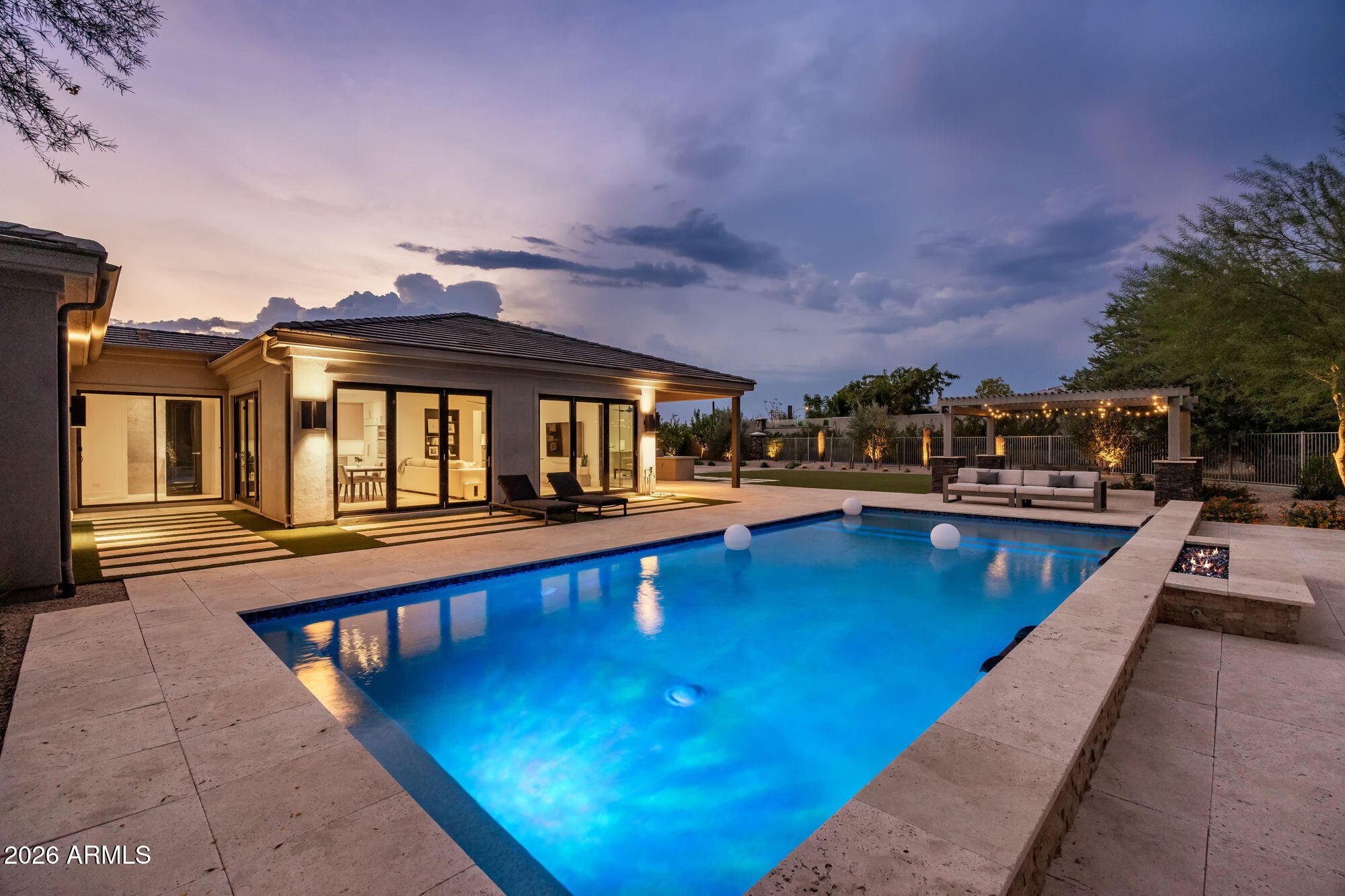 8820 E LARIAT Lane