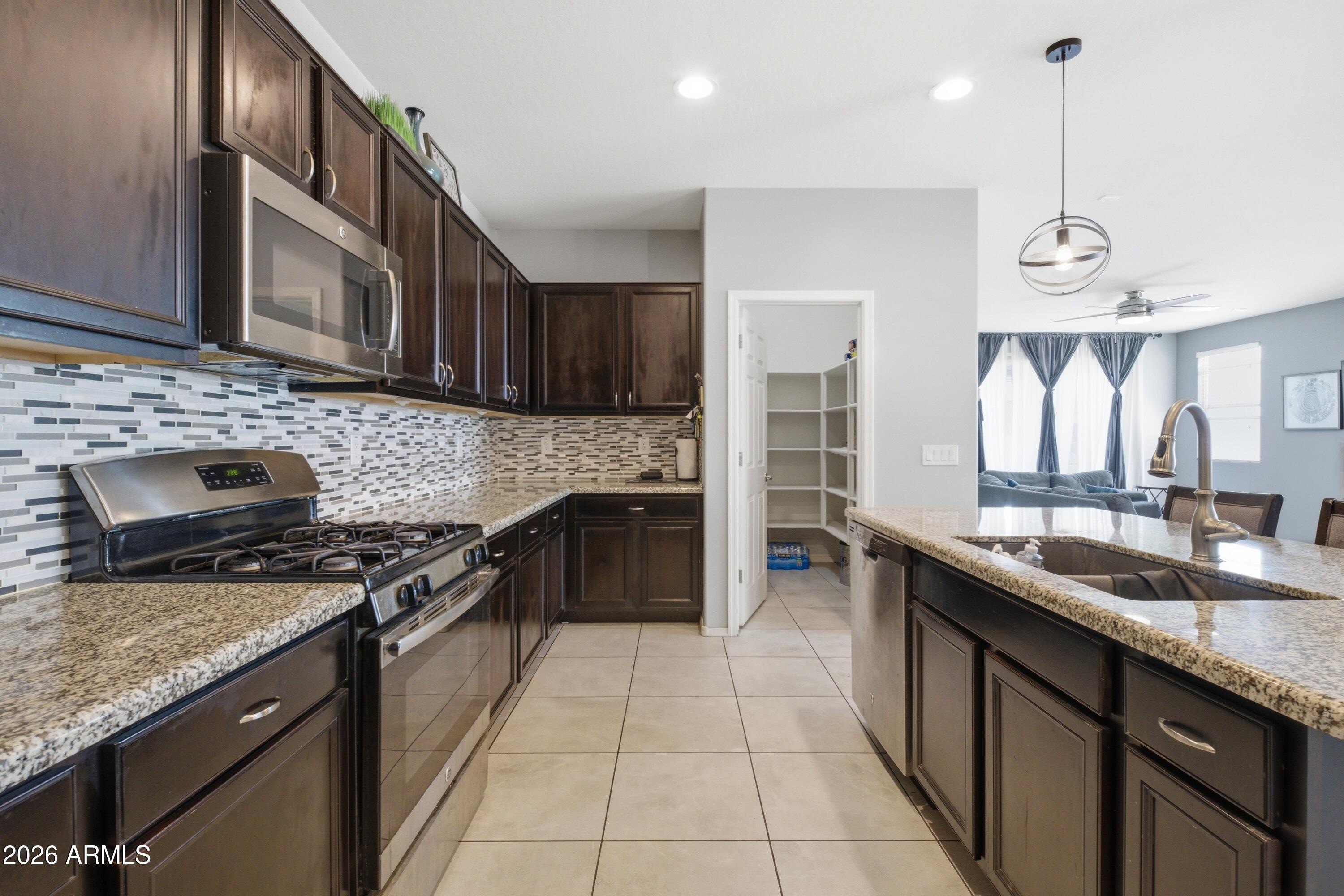 18575 W PUEBLO Avenue