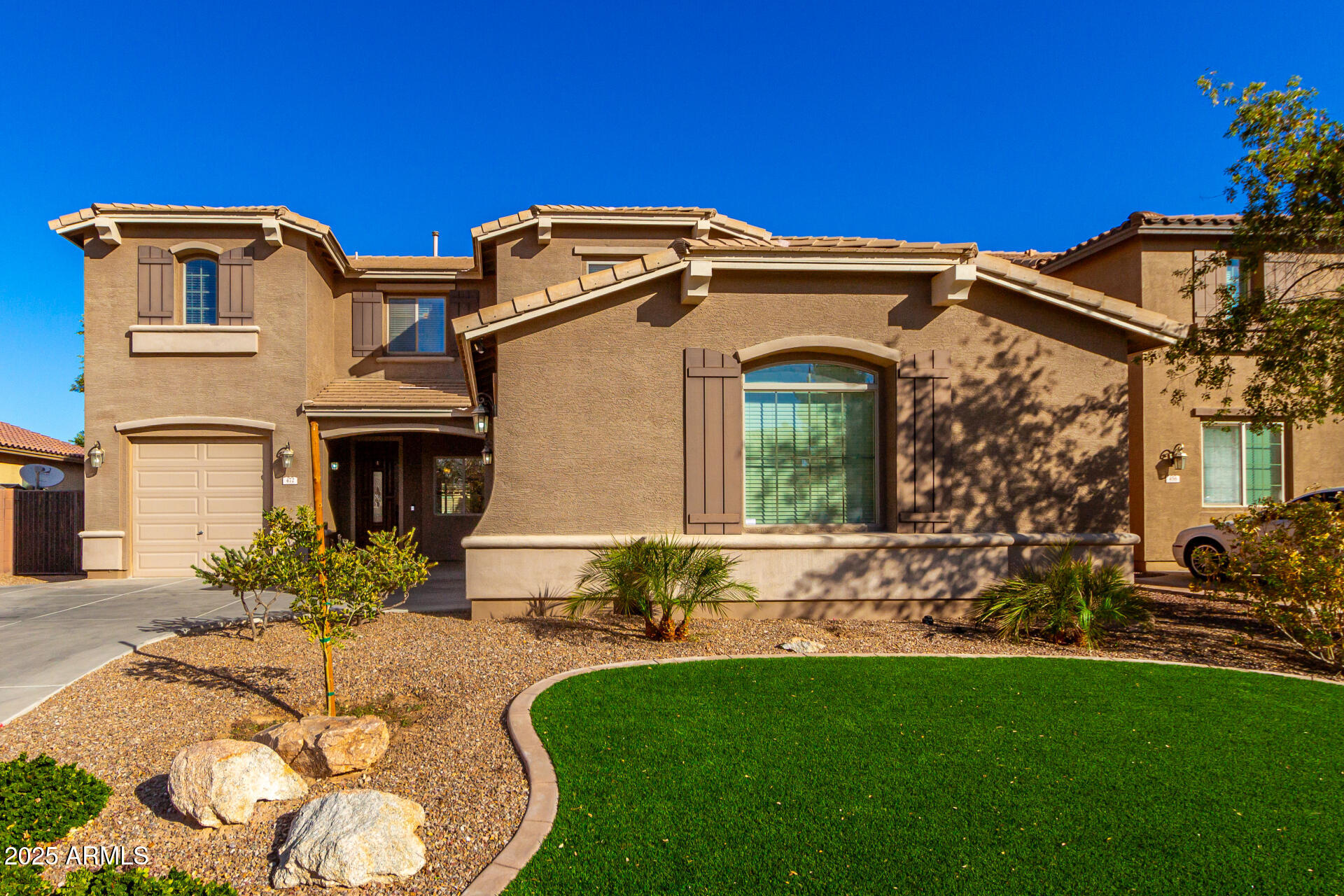 472 W DRAGON TREE Avenue