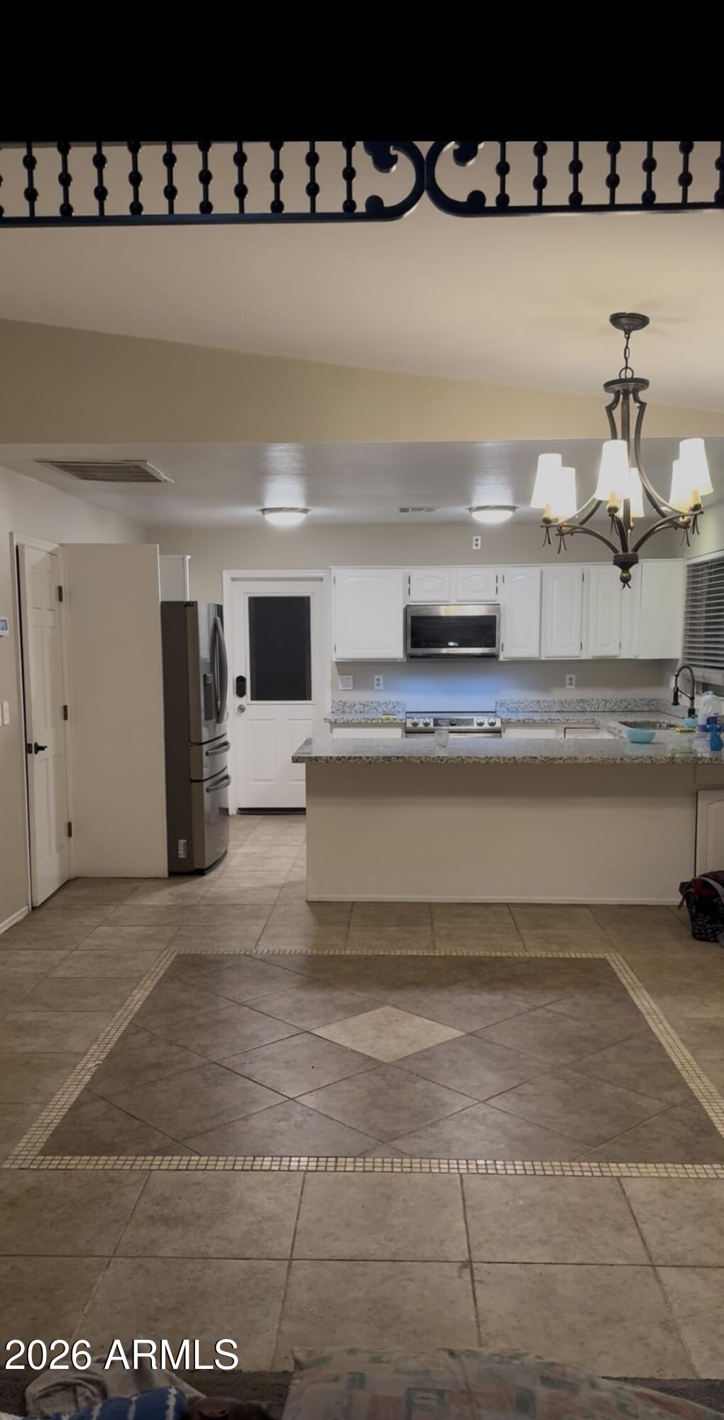 2828 W NORTHVIEW Avenue