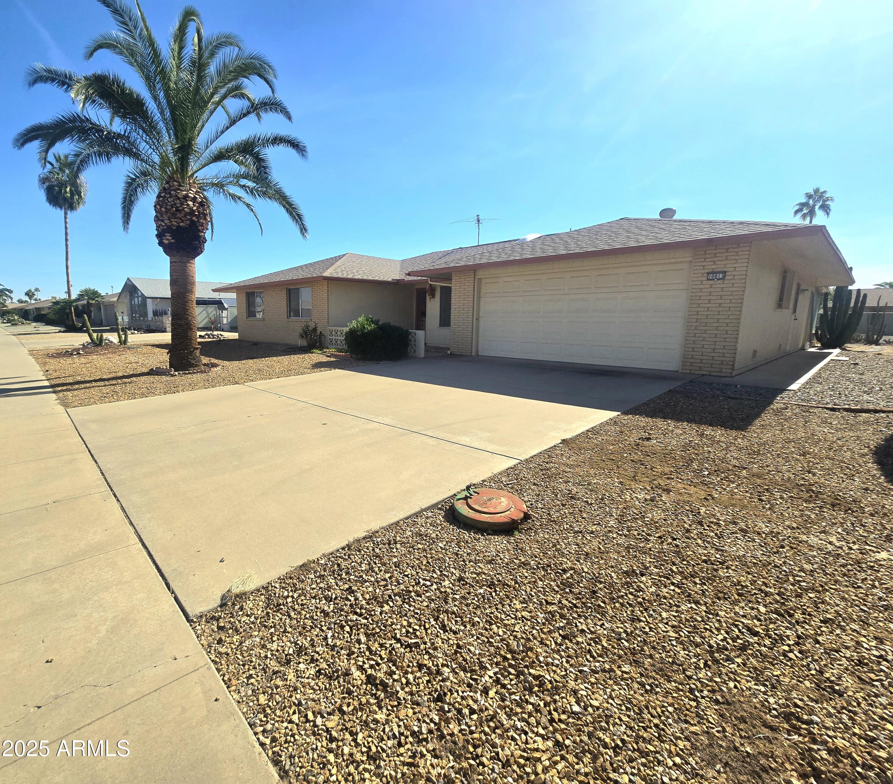 10813 W HUTTON Drive