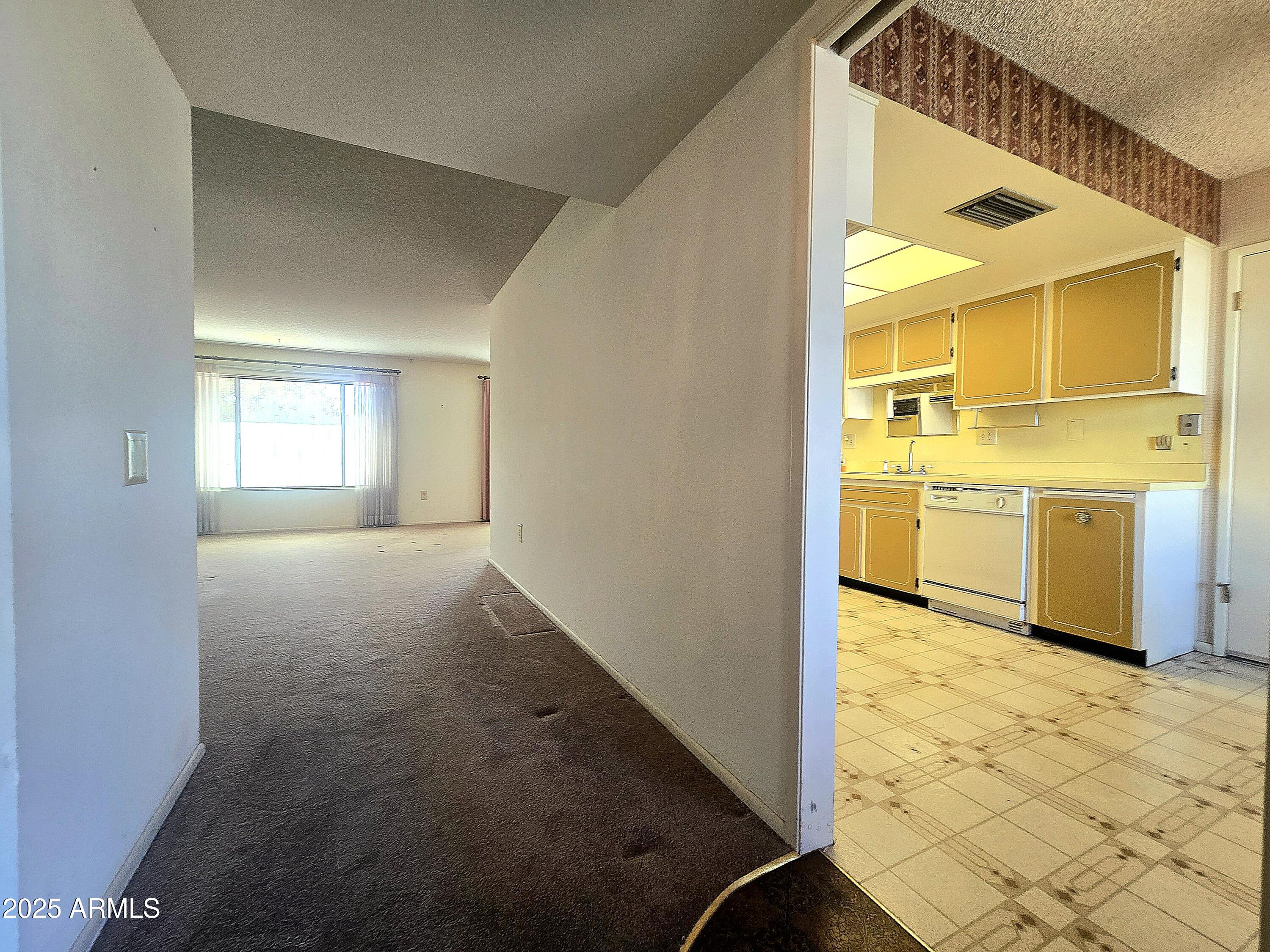 10813 W HUTTON Drive