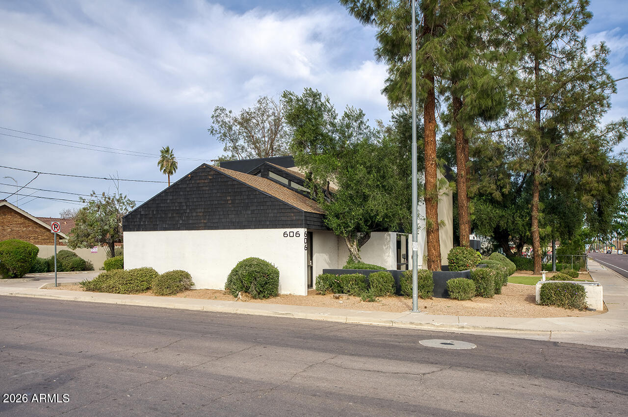 606 N STAPLEY Drive