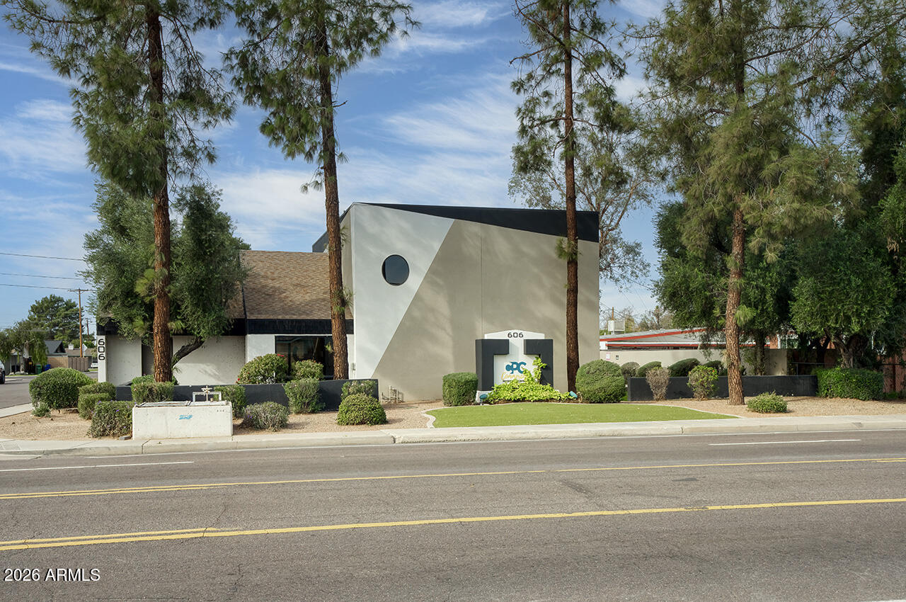606 N STAPLEY Drive