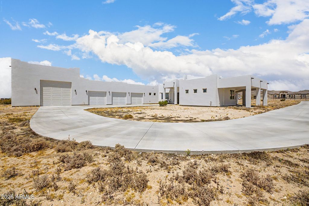 Photo of 11853 W Cruiser Lane, Casa Grande, AZ 85194 (MLS # 7021917)