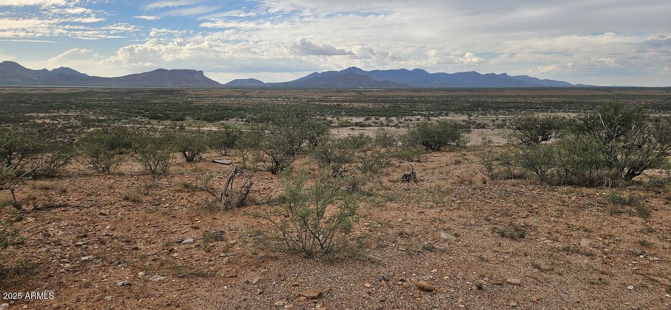 LAZY DS RANCH ESTATES - Land