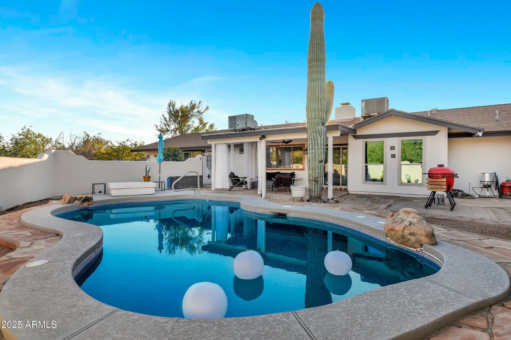 Photo of 1291 S Red Rock Court, Apache Junction, AZ 85119 (MLS # 6955679)