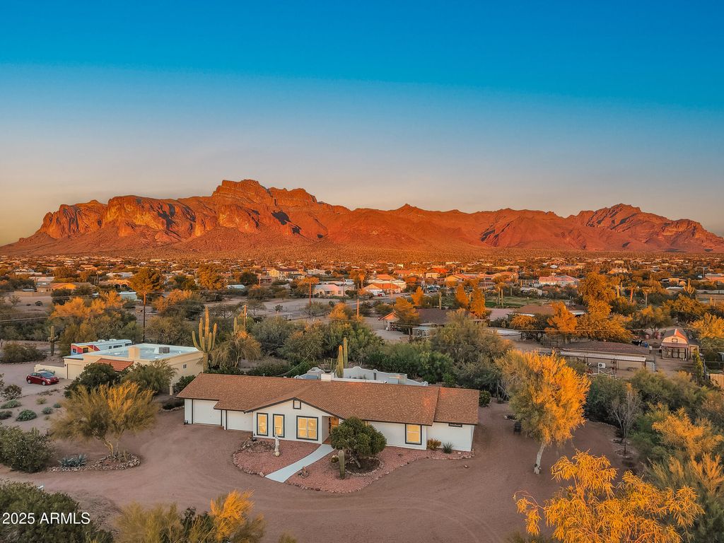 Photo of 1291 S Red Rock Court, Apache Junction, AZ 85119 (MLS # 6955679)