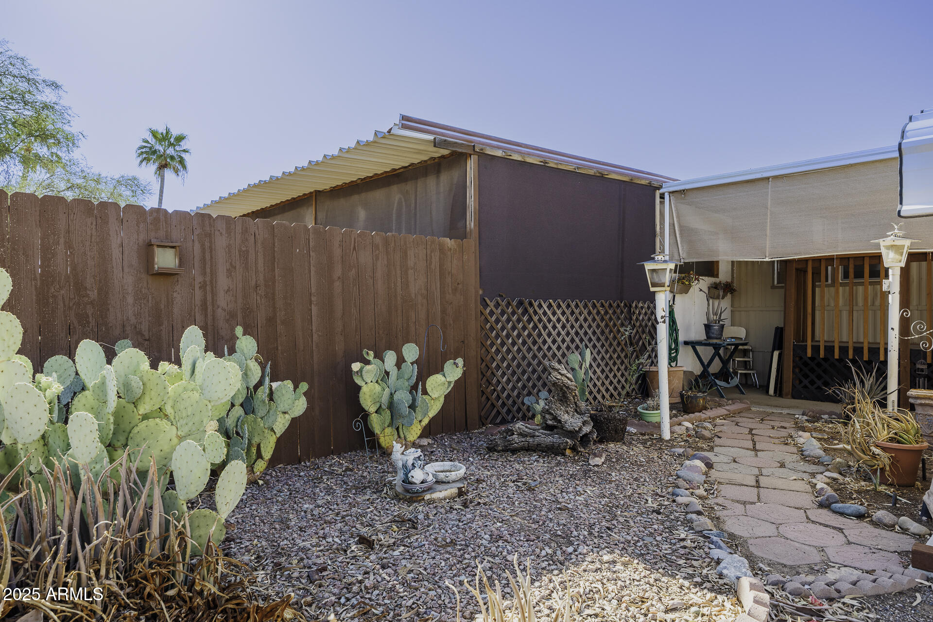 120 W ONEIL Drive 53