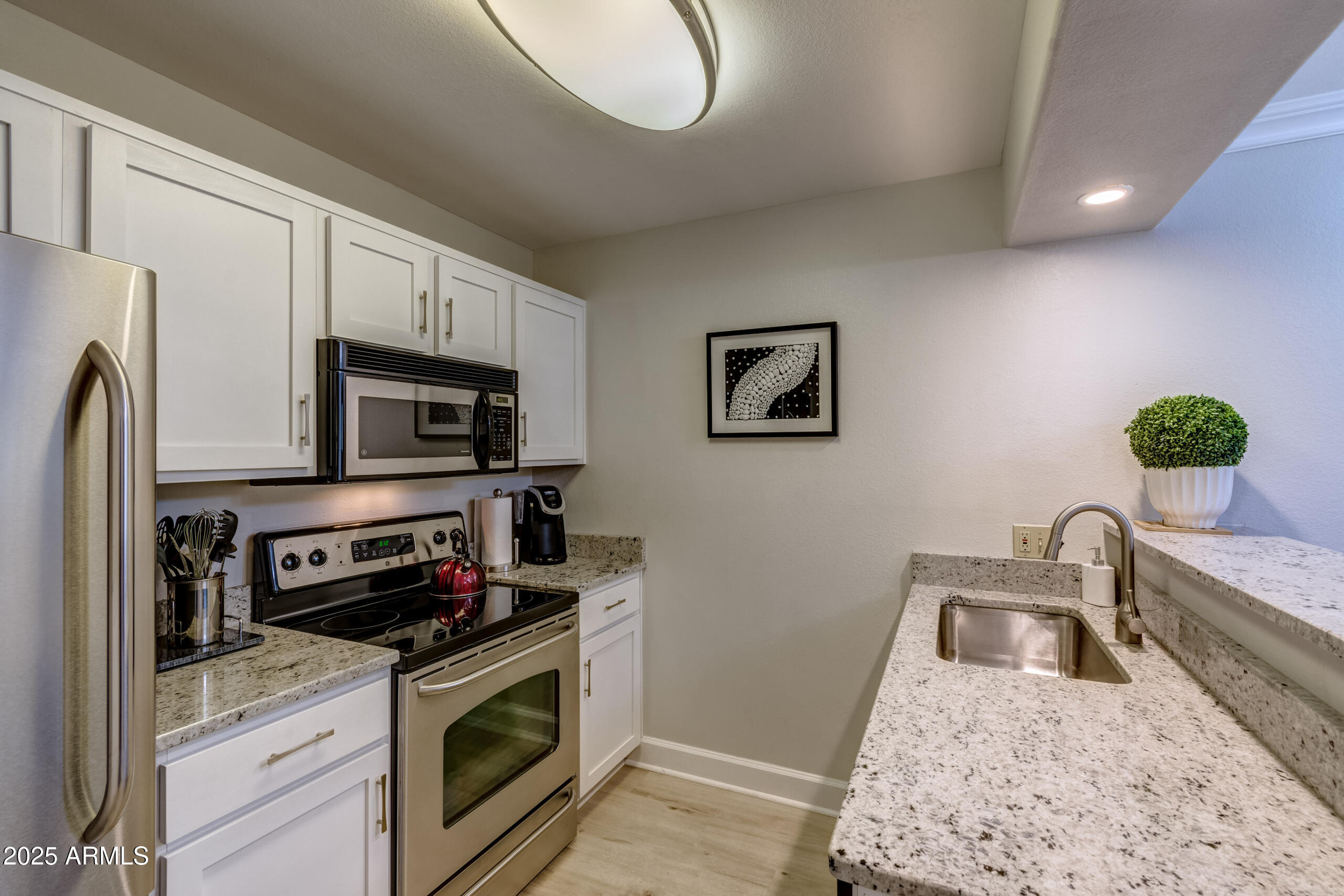 5751 N KOLB Road 7106