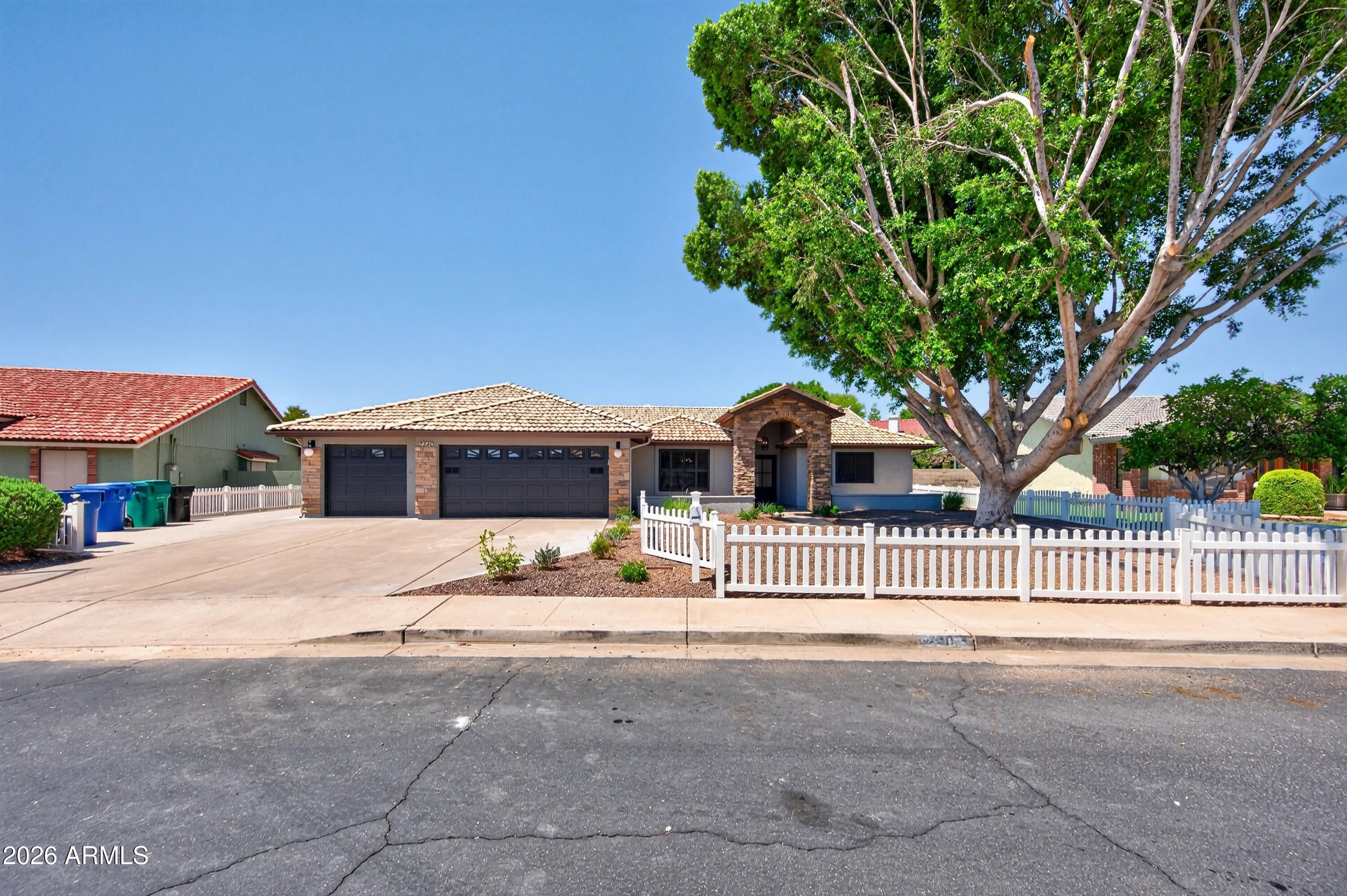 2240 N GAYLORD --