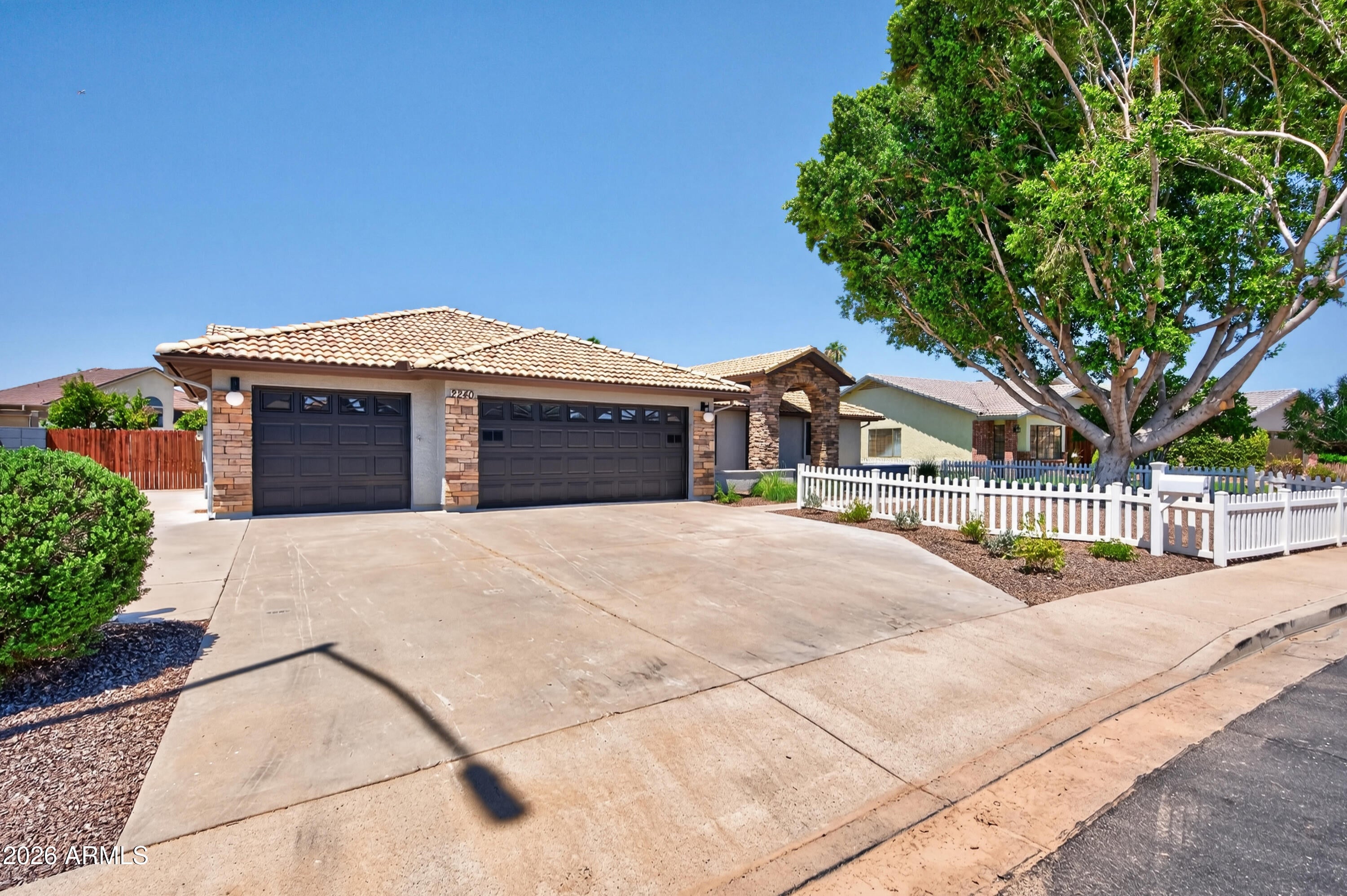 2240 N GAYLORD --