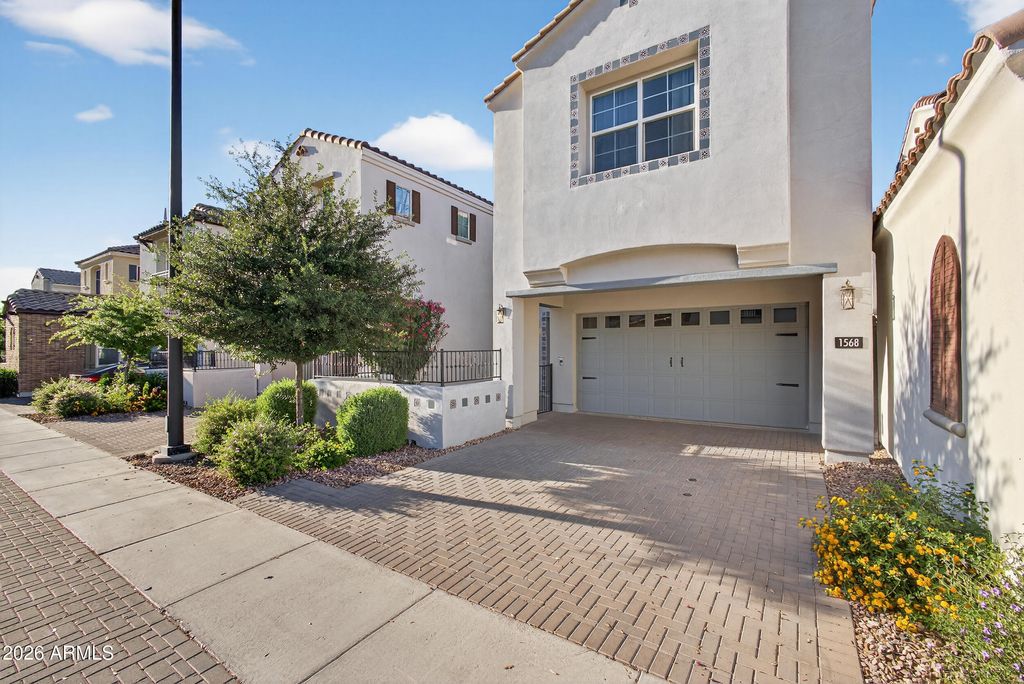 Photo of 1568 E Shannon Street, Gilbert, AZ 85295 (MLS # 7002817)