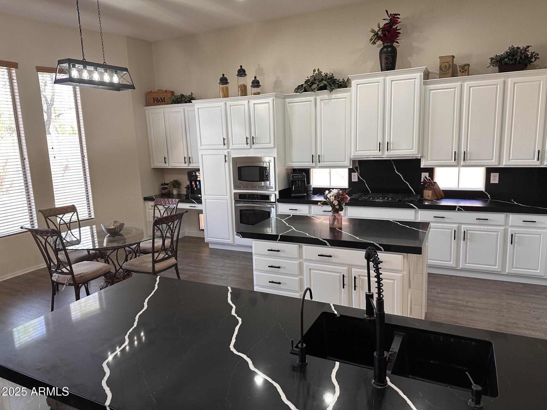 1569 W LAUREL GREENS Court