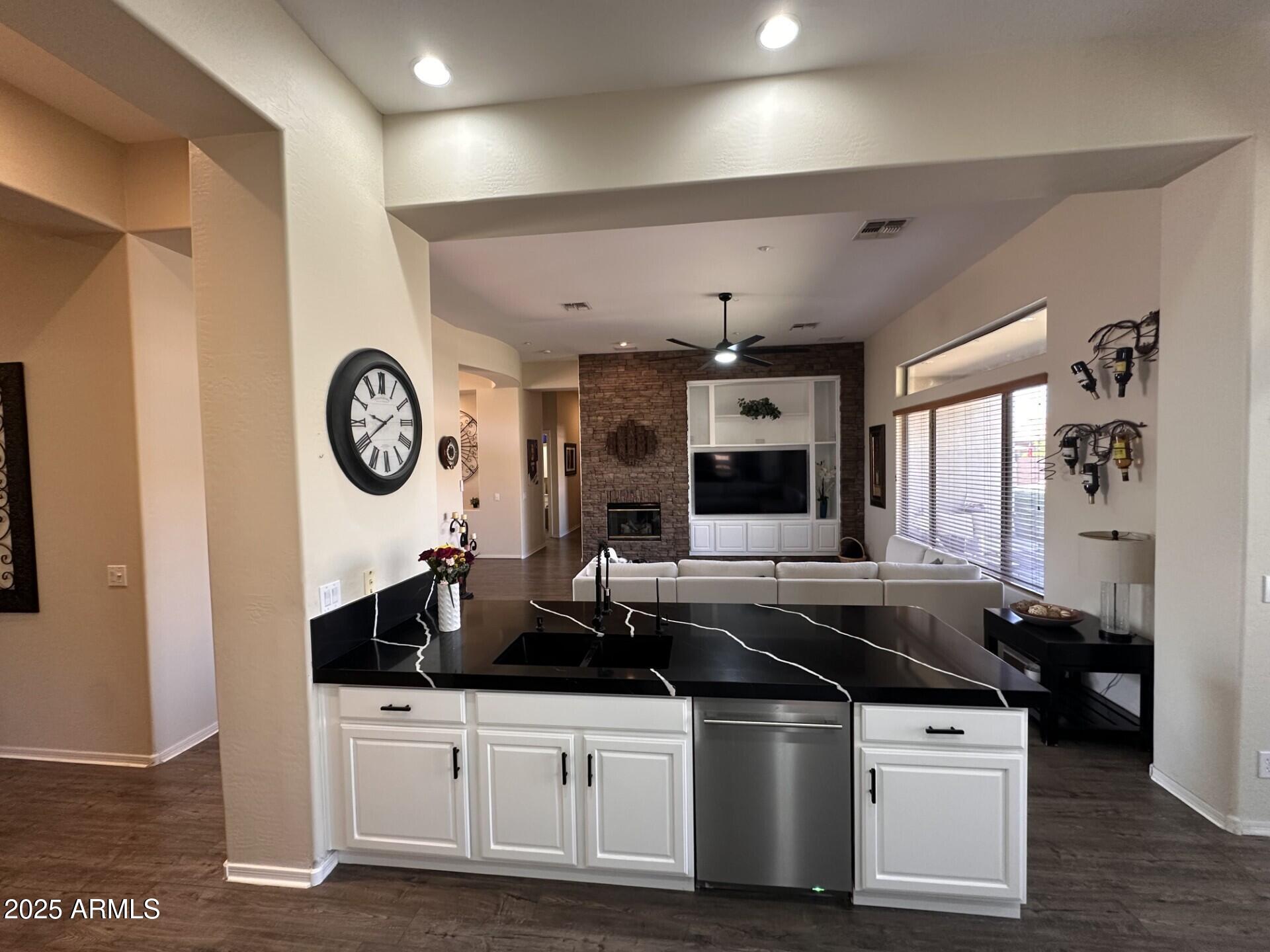 1569 W LAUREL GREENS Court