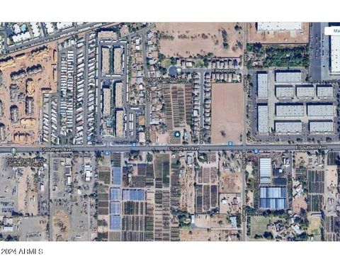 3504 E SOUTHERN Avenue '''-''' Phoenix AZ 85040