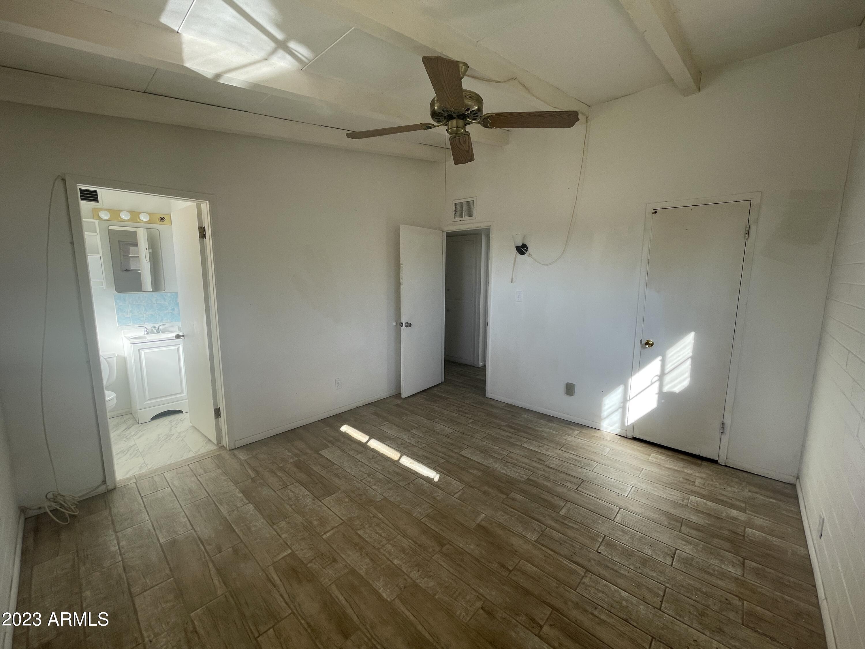 GARDEN CANYON 2 - Residential