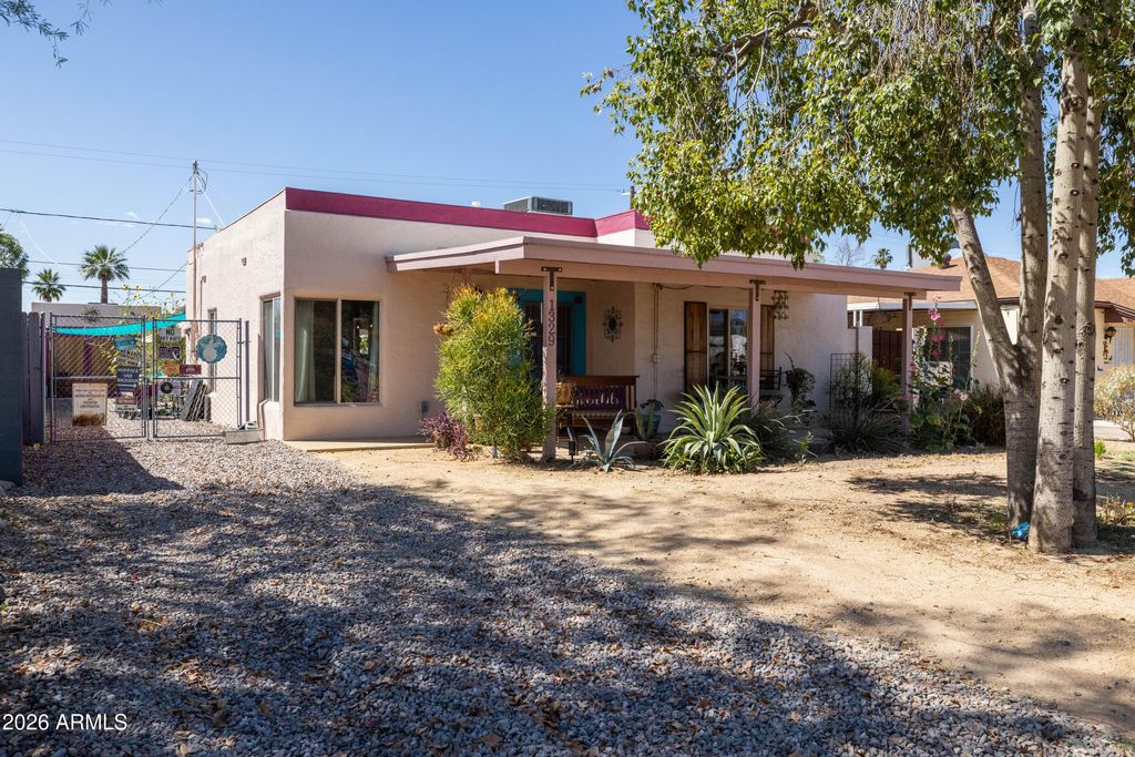 Photo of 1329 E Hubbell Street, Phoenix, AZ 85006 (MLS # 7013544)